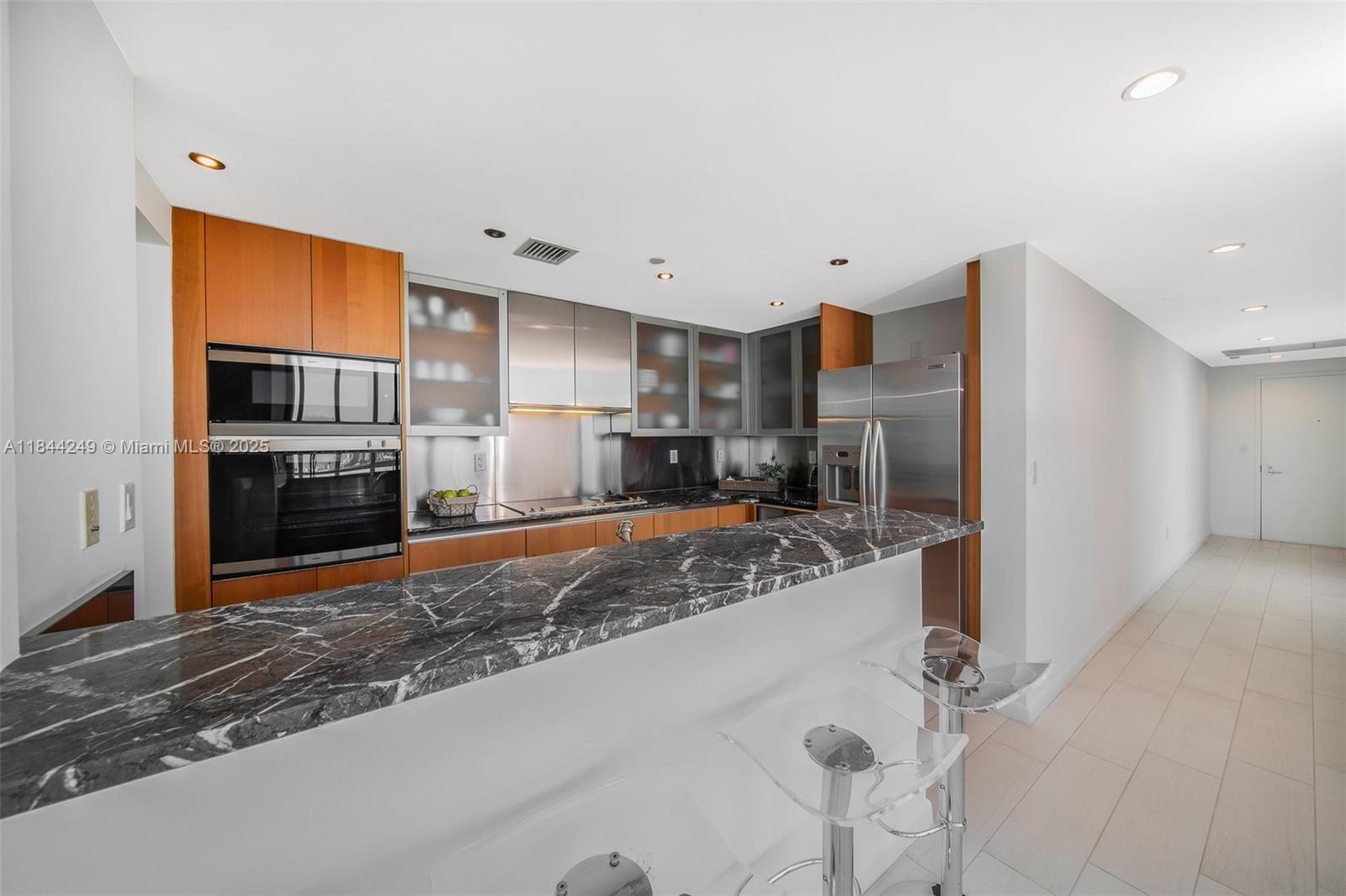 THE BENTLEY BAY CONDO - Residential Lease