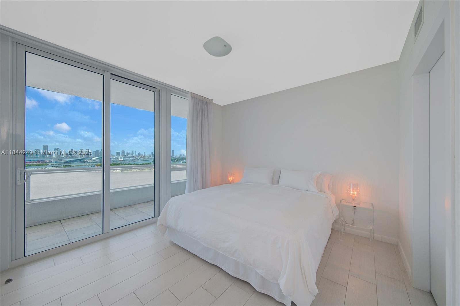 THE BENTLEY BAY CONDO - Residential Lease