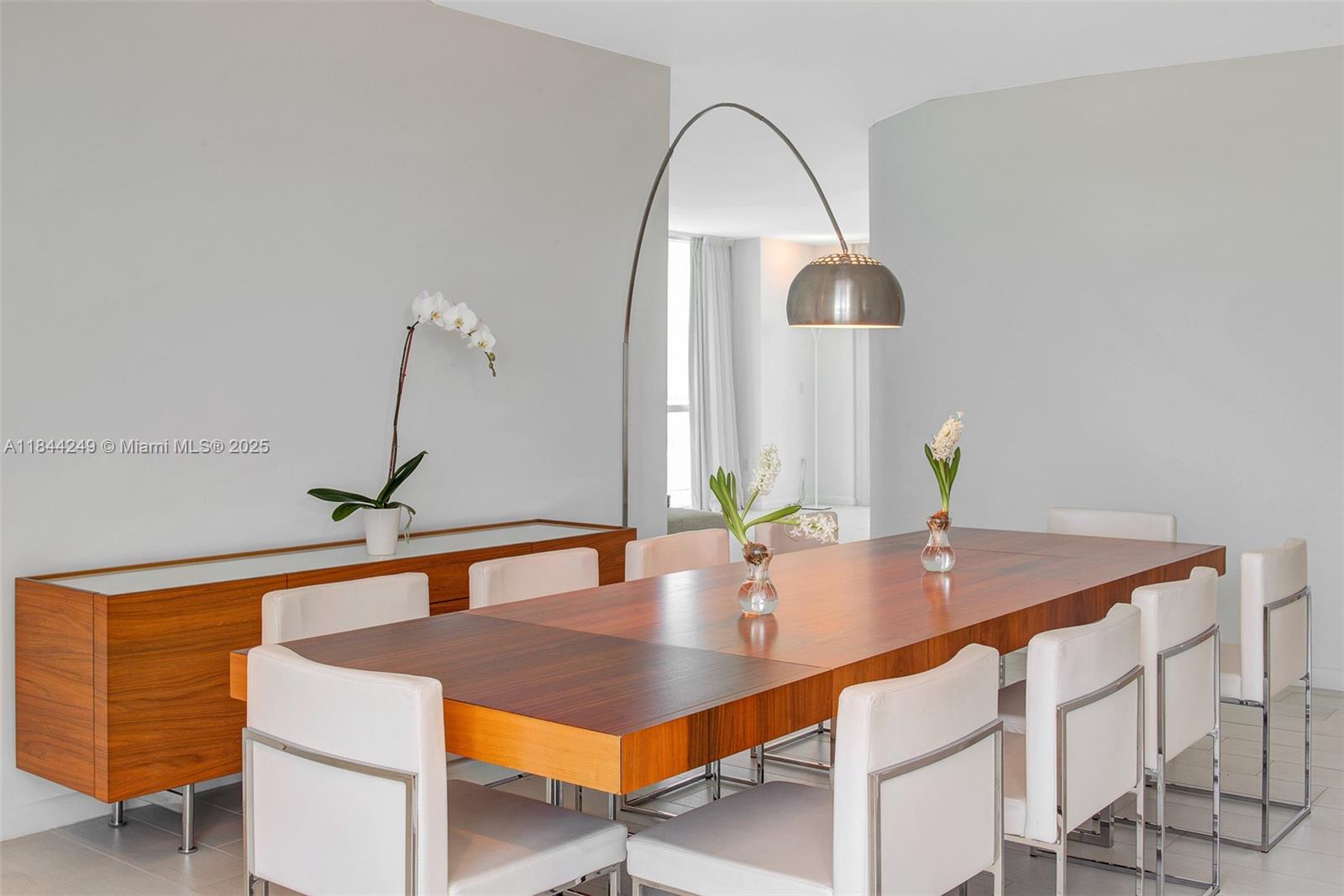 THE BENTLEY BAY CONDO - Residential Lease