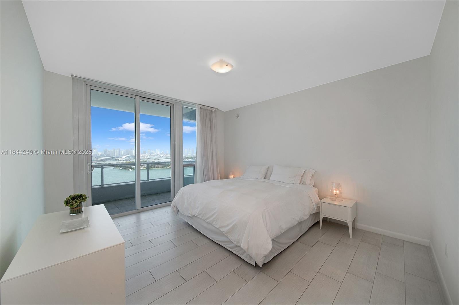 THE BENTLEY BAY CONDO - Residential Lease