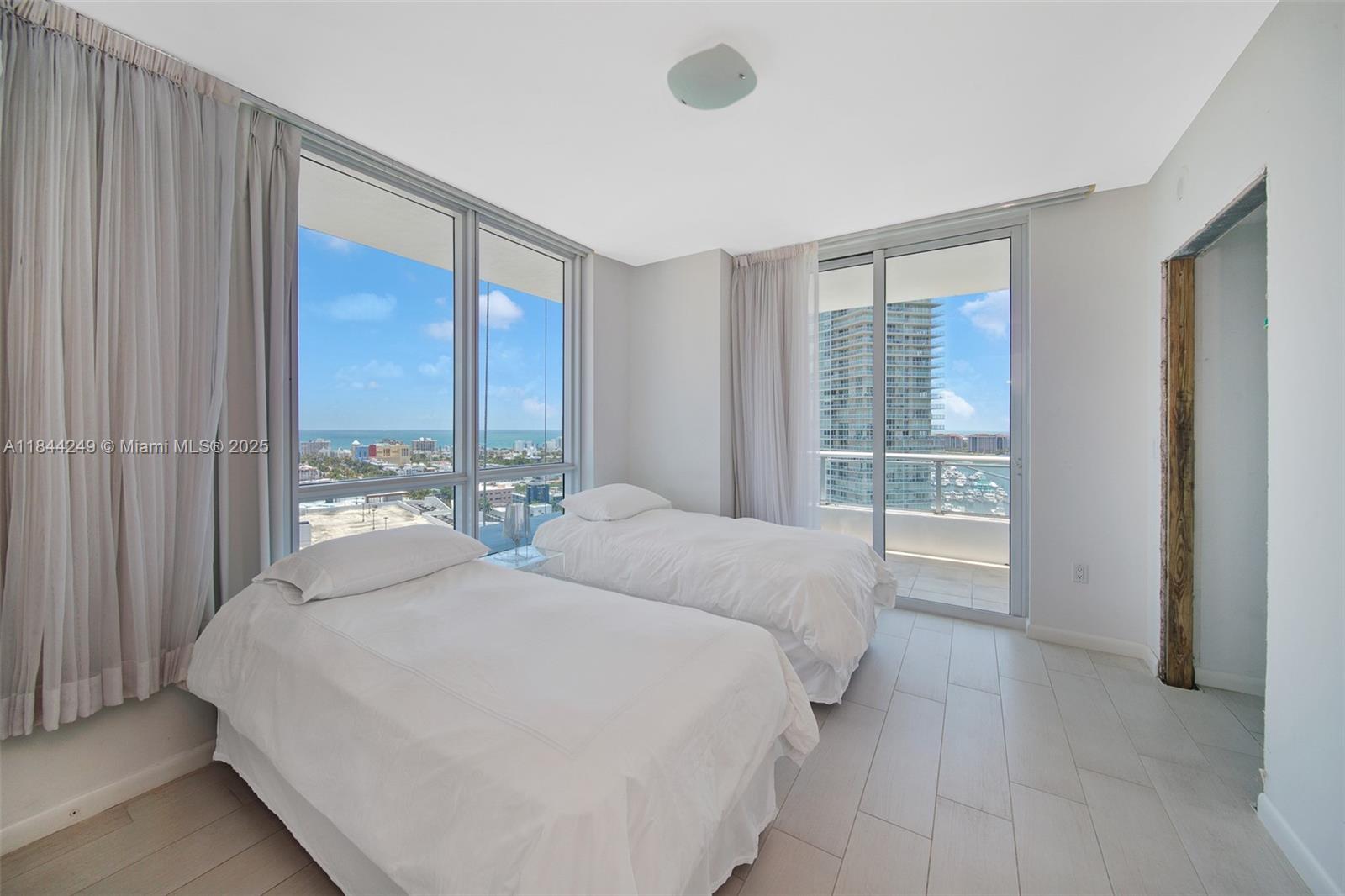 THE BENTLEY BAY CONDO - Residential Lease