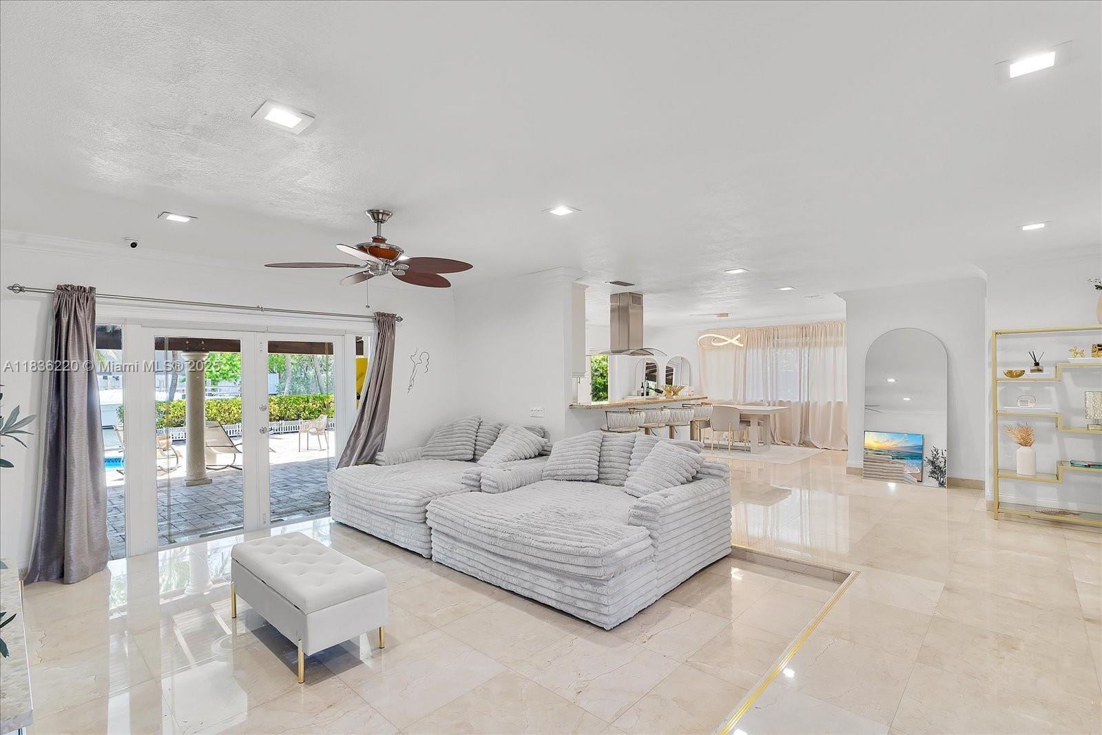 3220 NE 164th St, North Miami Beach, FL, 33160/$2,899,000 3 3220 NE 164th St