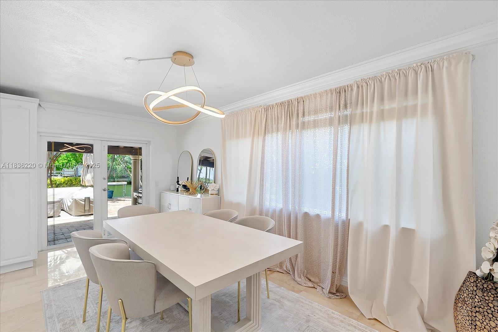 3220 NE 164th St, North Miami Beach, FL, 33160/$2,899,000 4 3220 NE 164th St