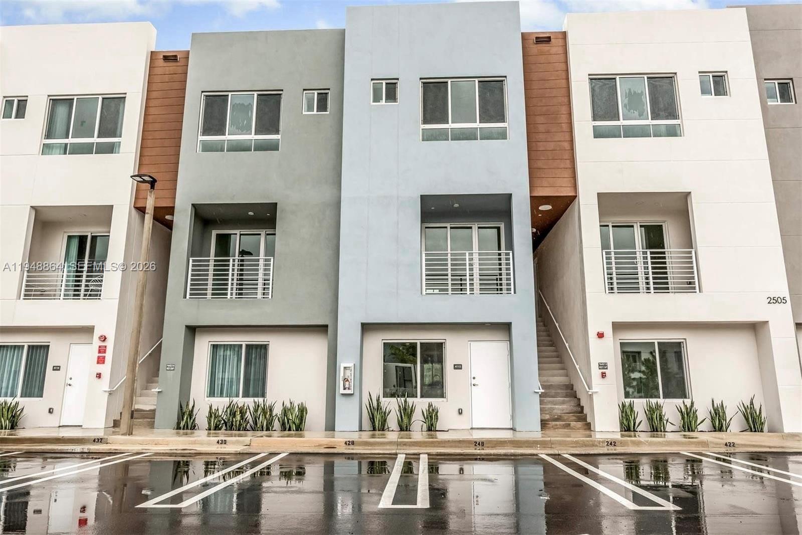 2555 NE 193rd St 2220