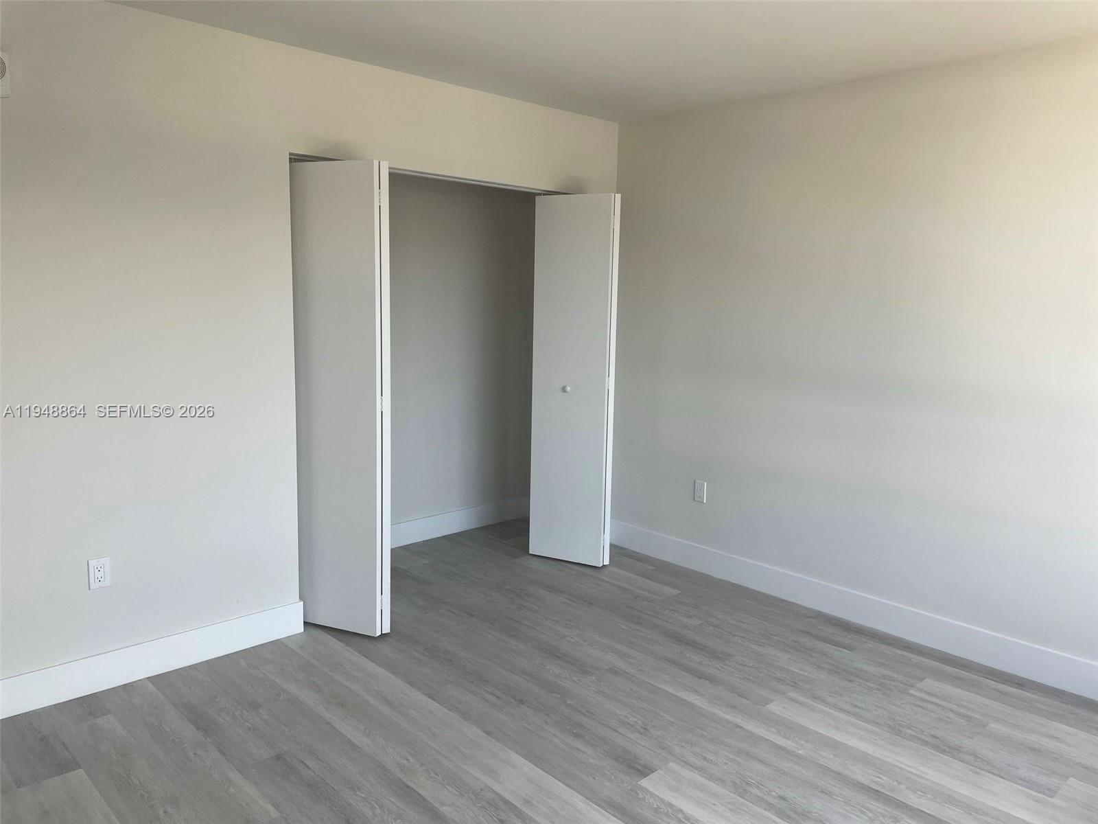 2555 NE 193rd St 2220