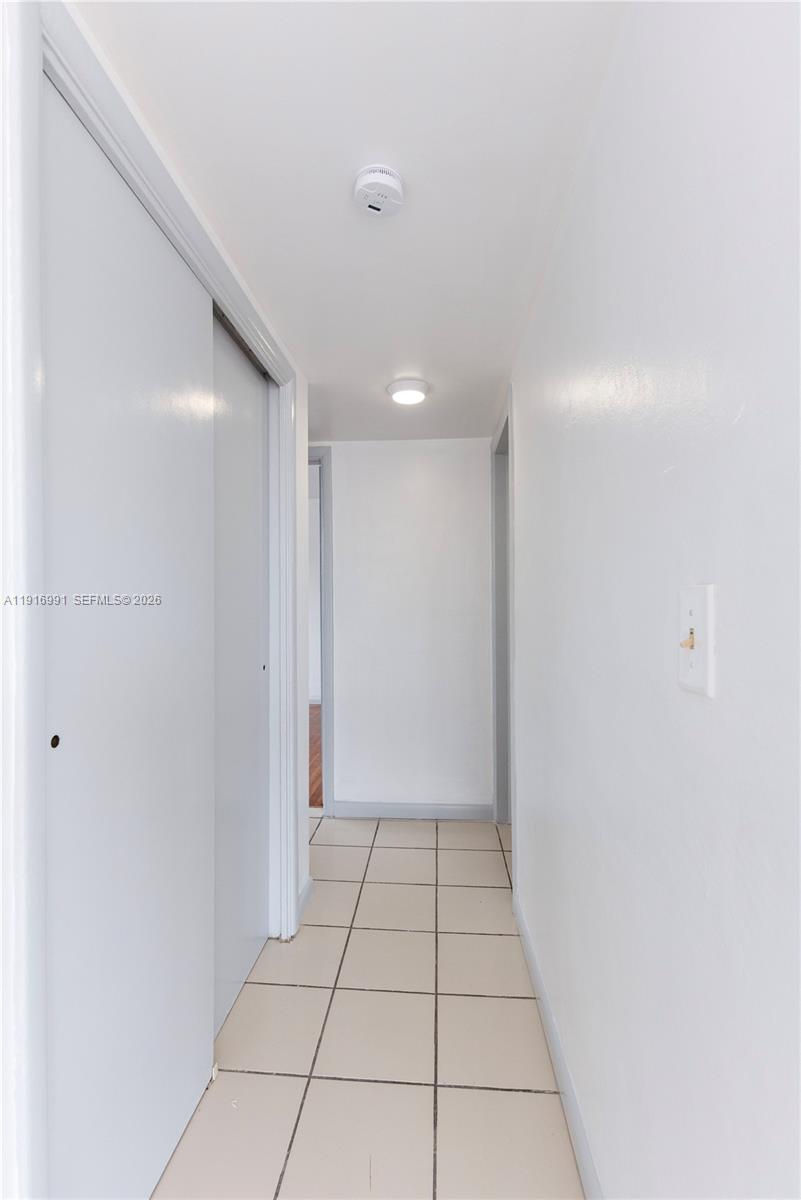 Marseilles Deco Condo - Residential