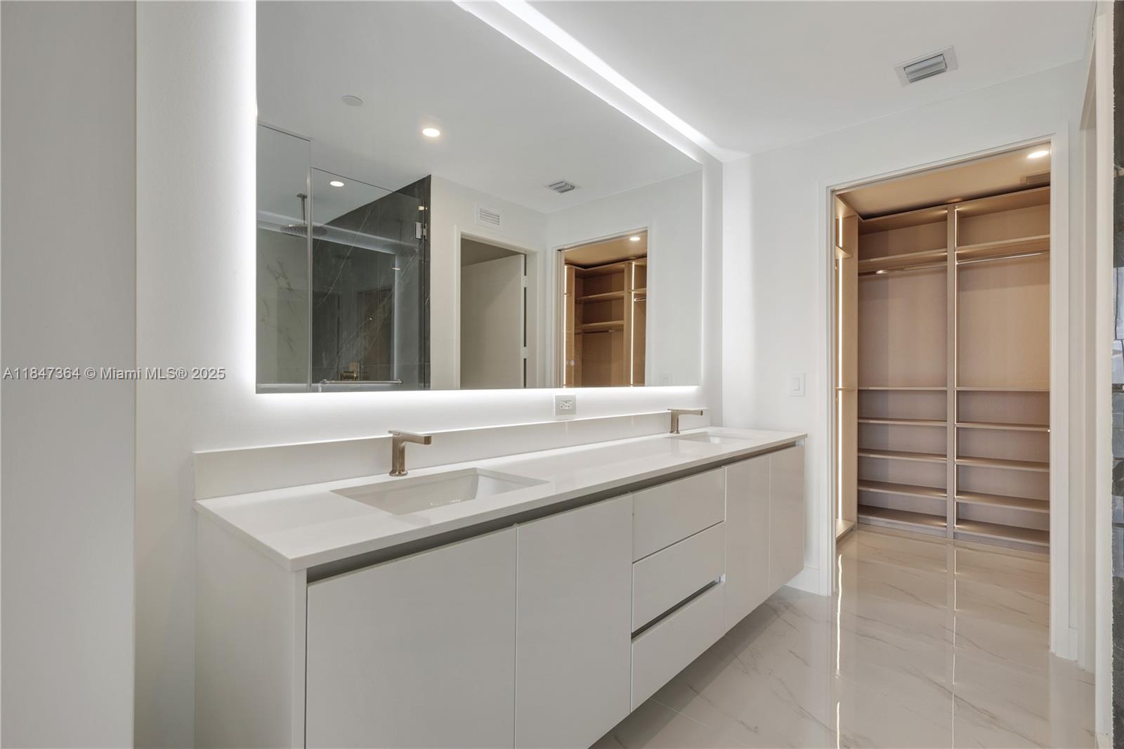 ARIA RESERVE SOUTH - Residential Lease