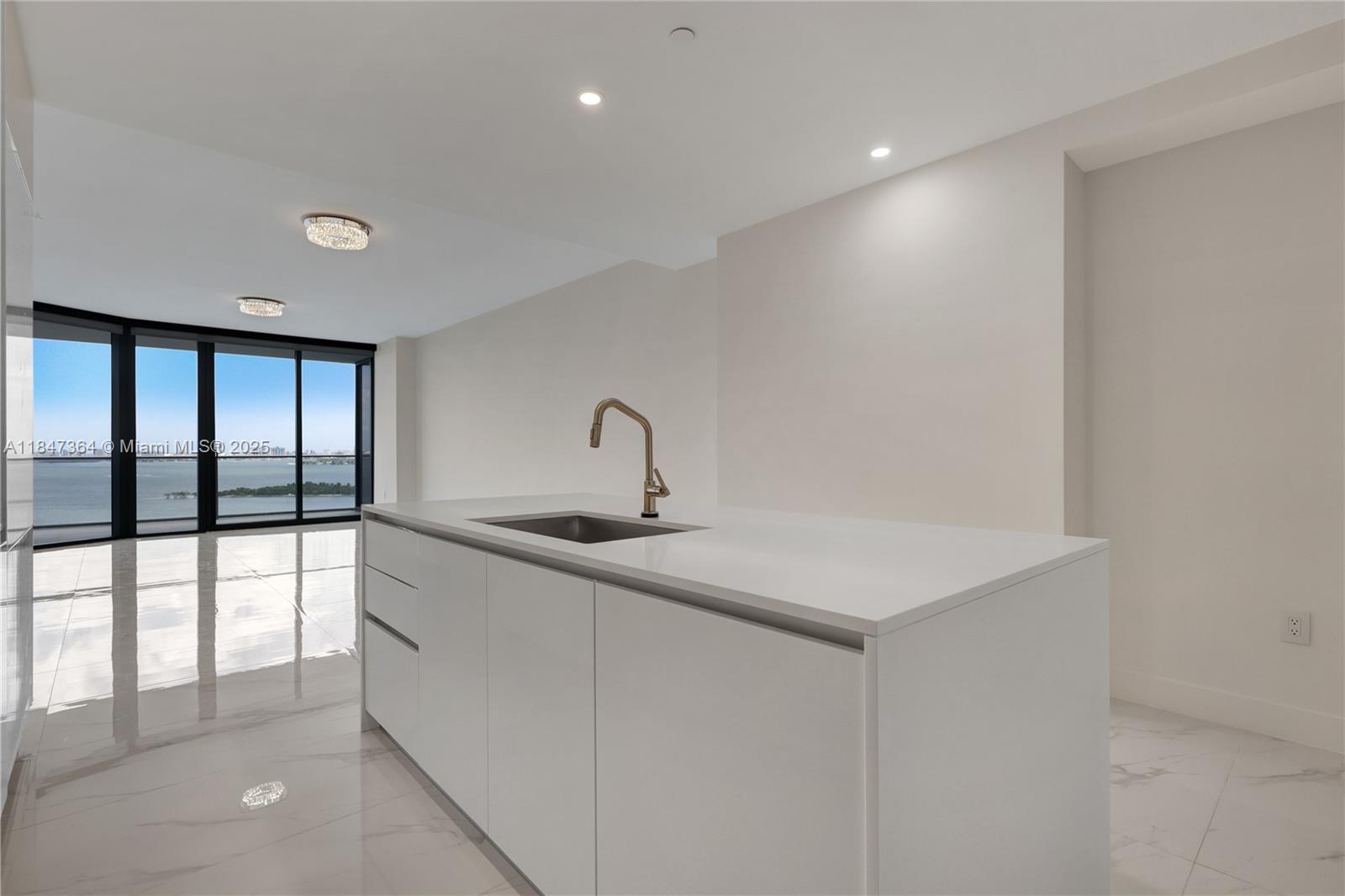 ARIA RESERVE SOUTH - Residential Lease