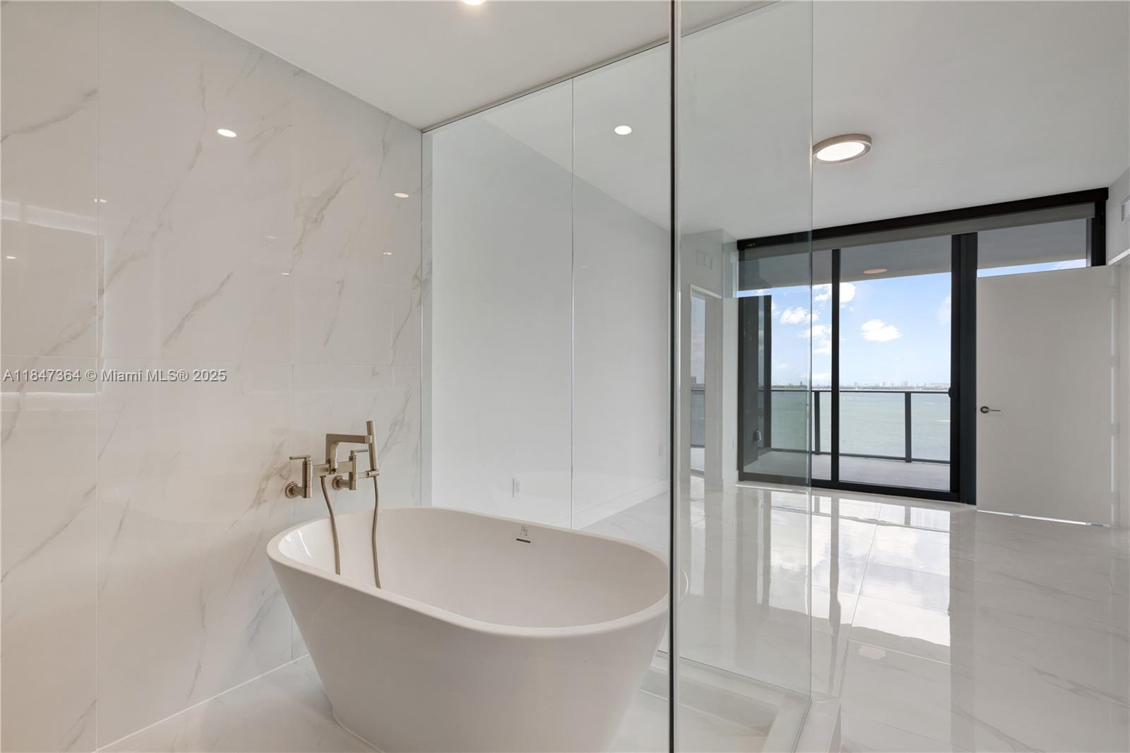 ARIA RESERVE SOUTH - Residential Lease