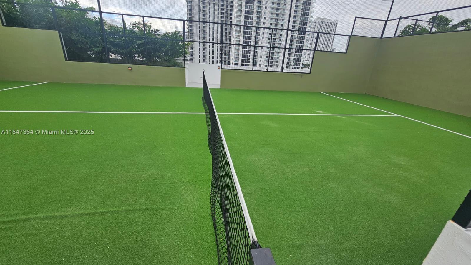 ARIA RESERVE SOUTH - Residential Lease