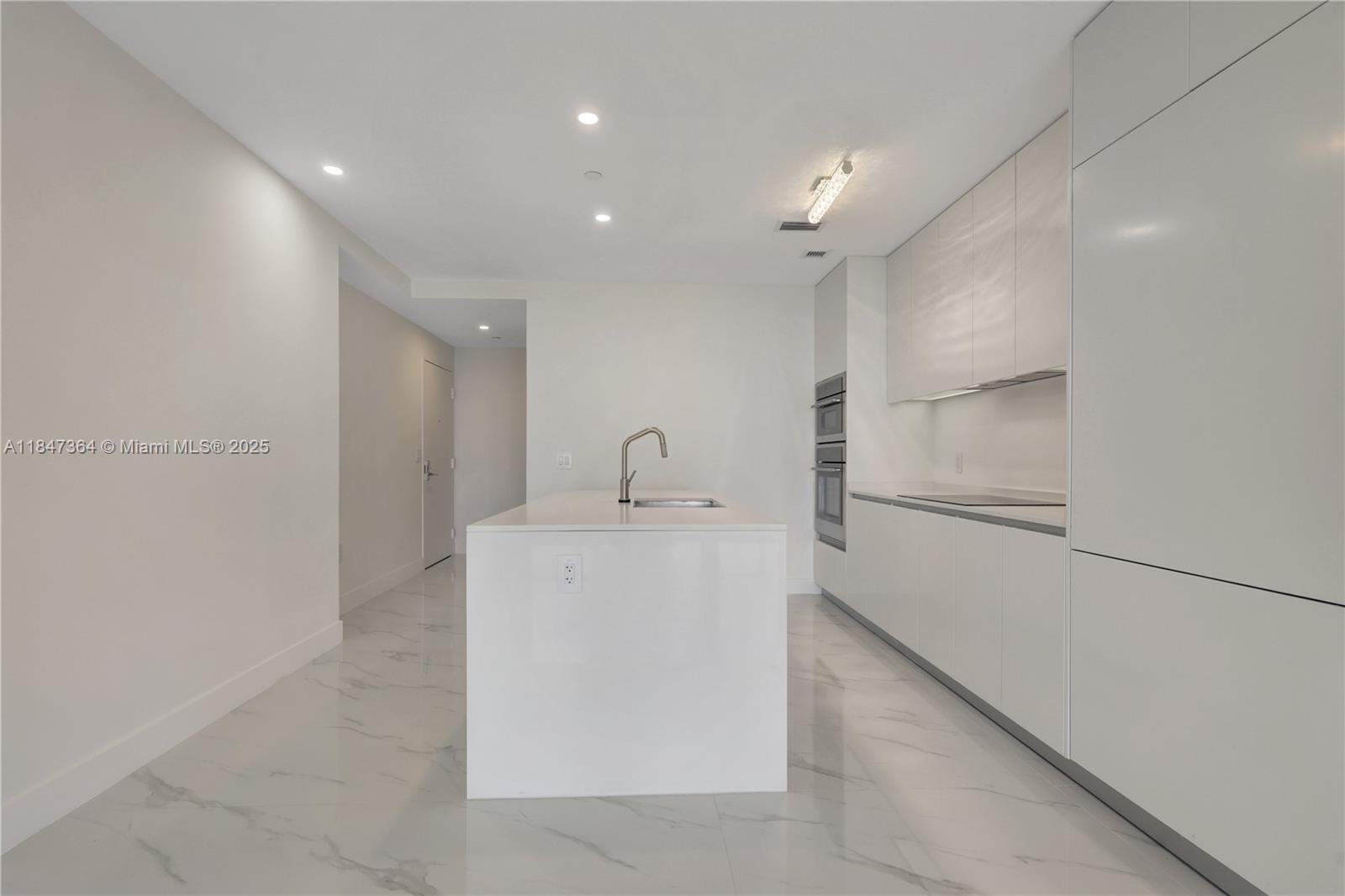 ARIA RESERVE SOUTH - Residential Lease