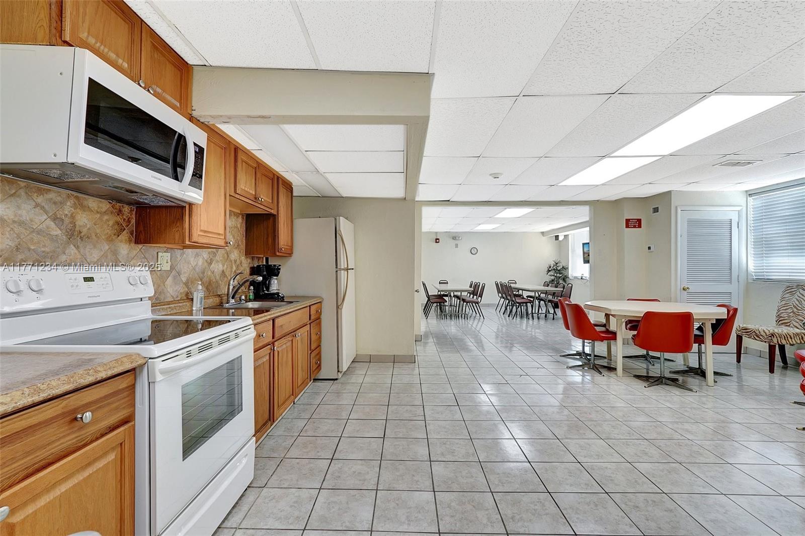 TAROMINA APTS CO-OP - Residential