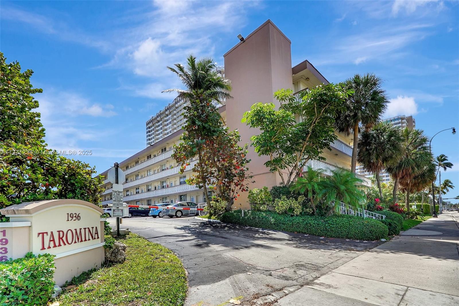TAROMINA APTS CO-OP - Residential
