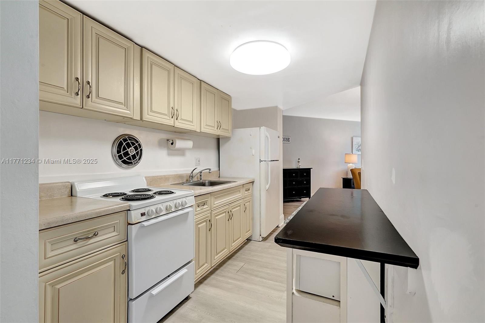 TAROMINA APTS CO-OP - Residential