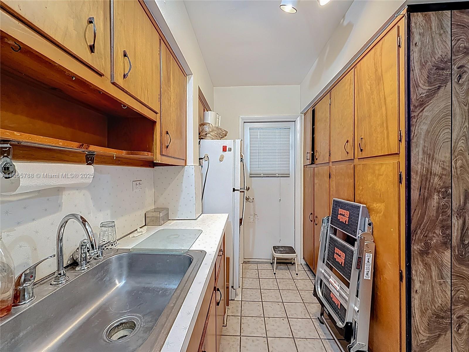 SANTONA CONDO - Residential
