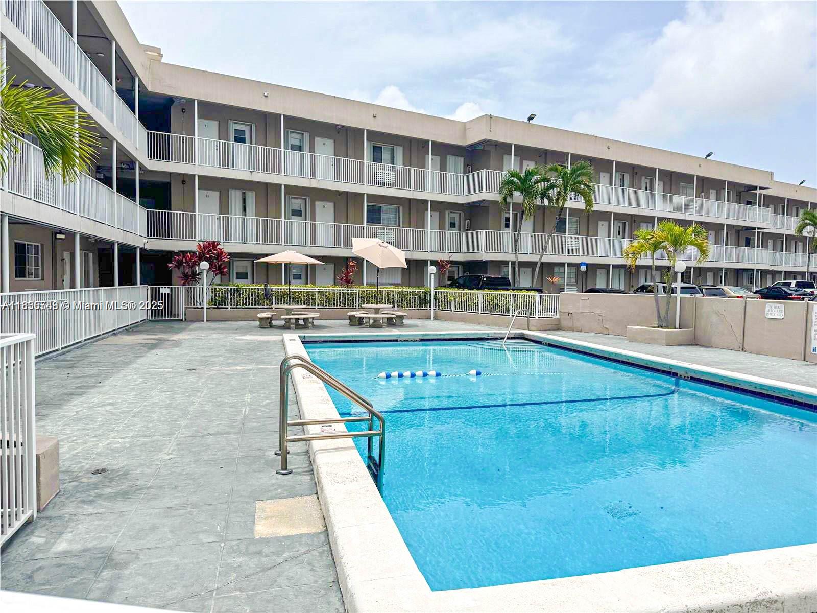 SANTONA CONDO - Residential