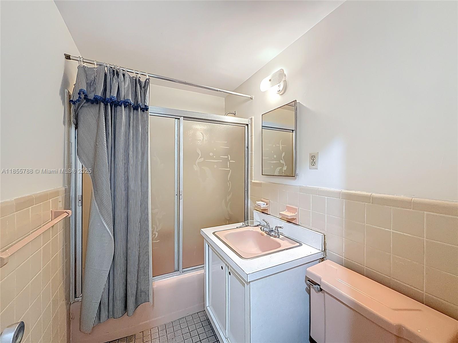 SANTONA CONDO - Residential