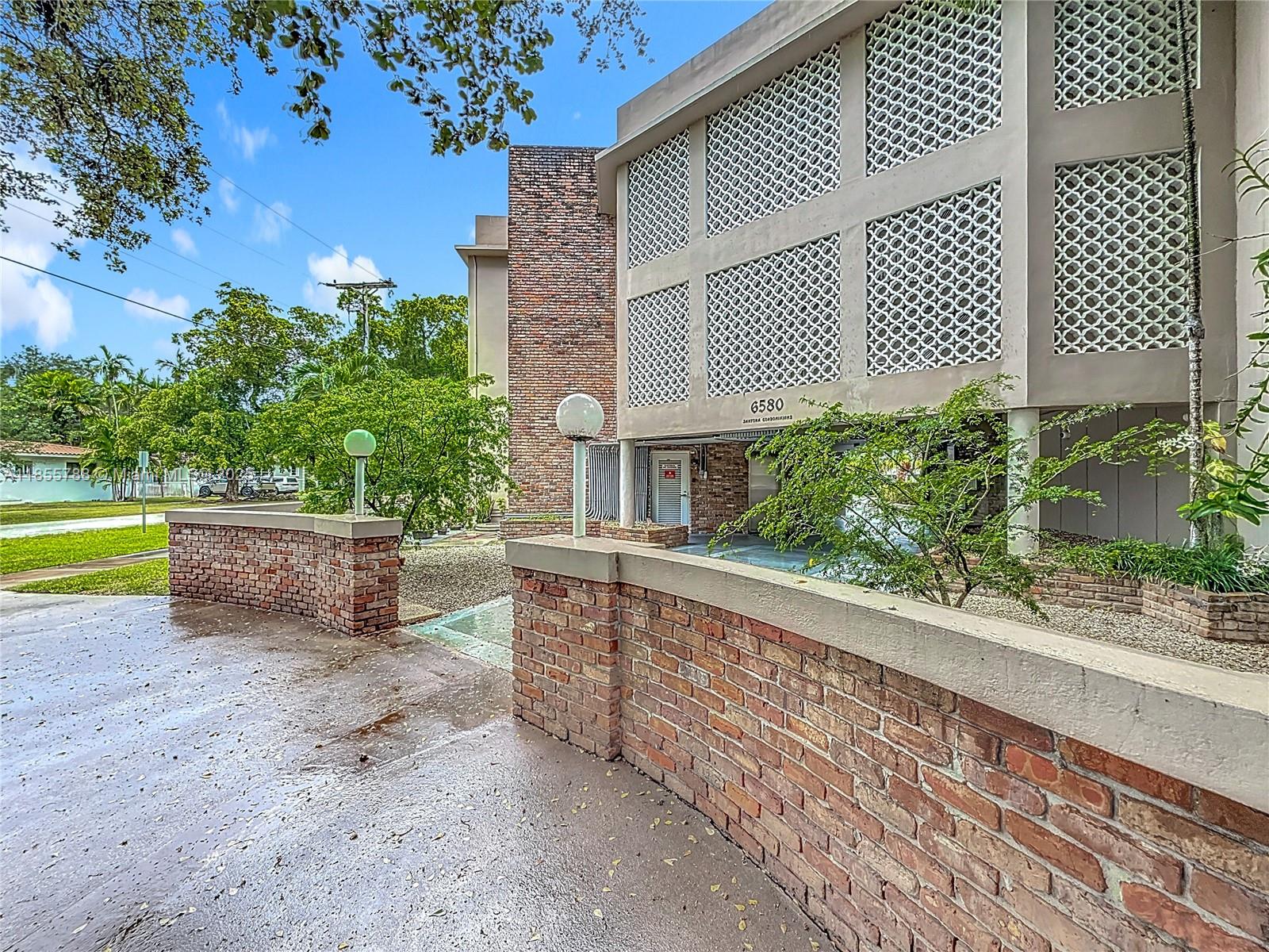 6580 Santona St A16