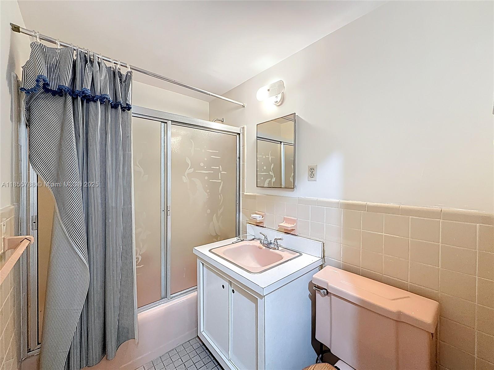 SANTONA CONDO - Residential