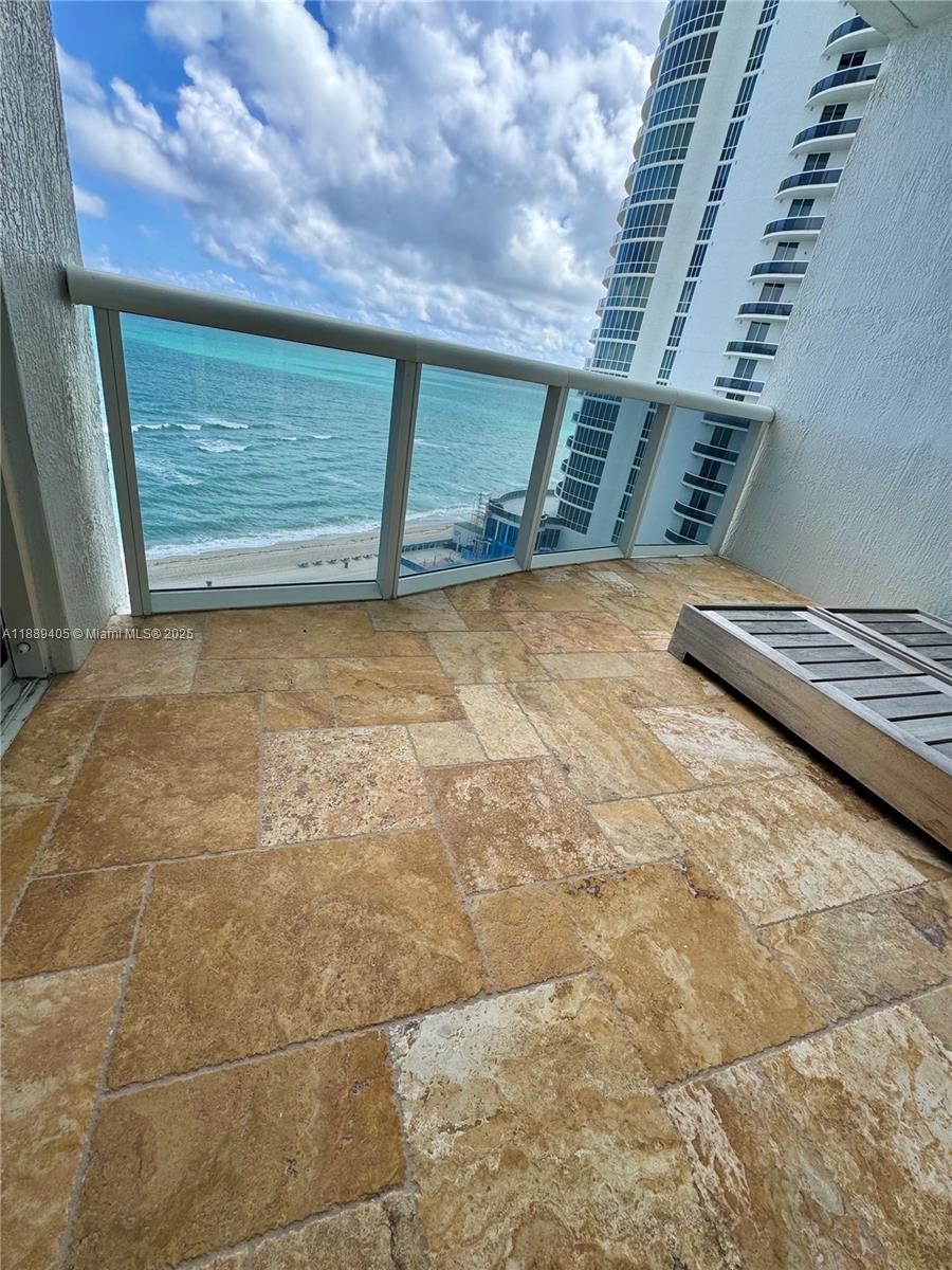TDR TOWER I CONDO - Residential Lease