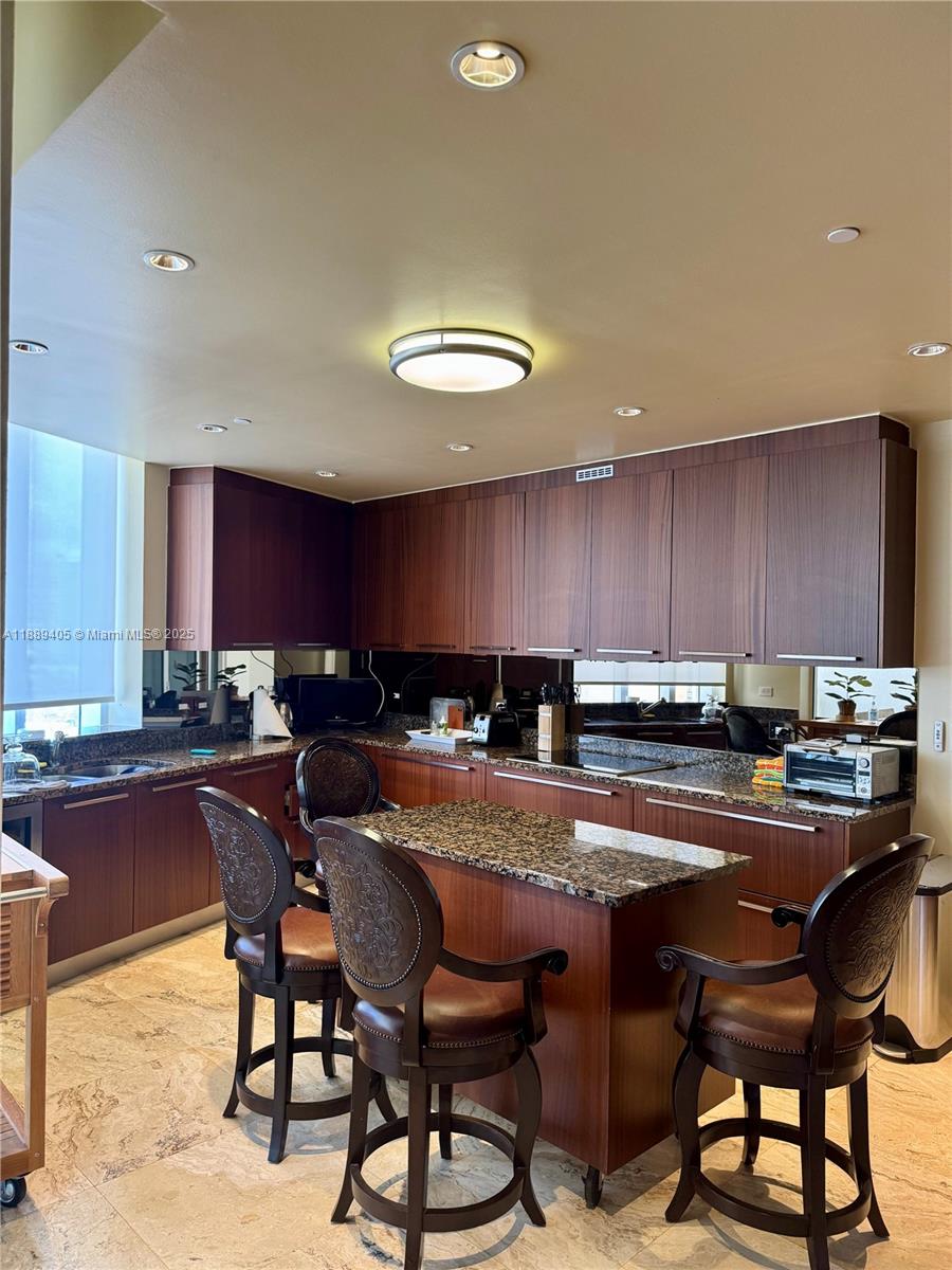 TDR TOWER I CONDO - Residential Lease