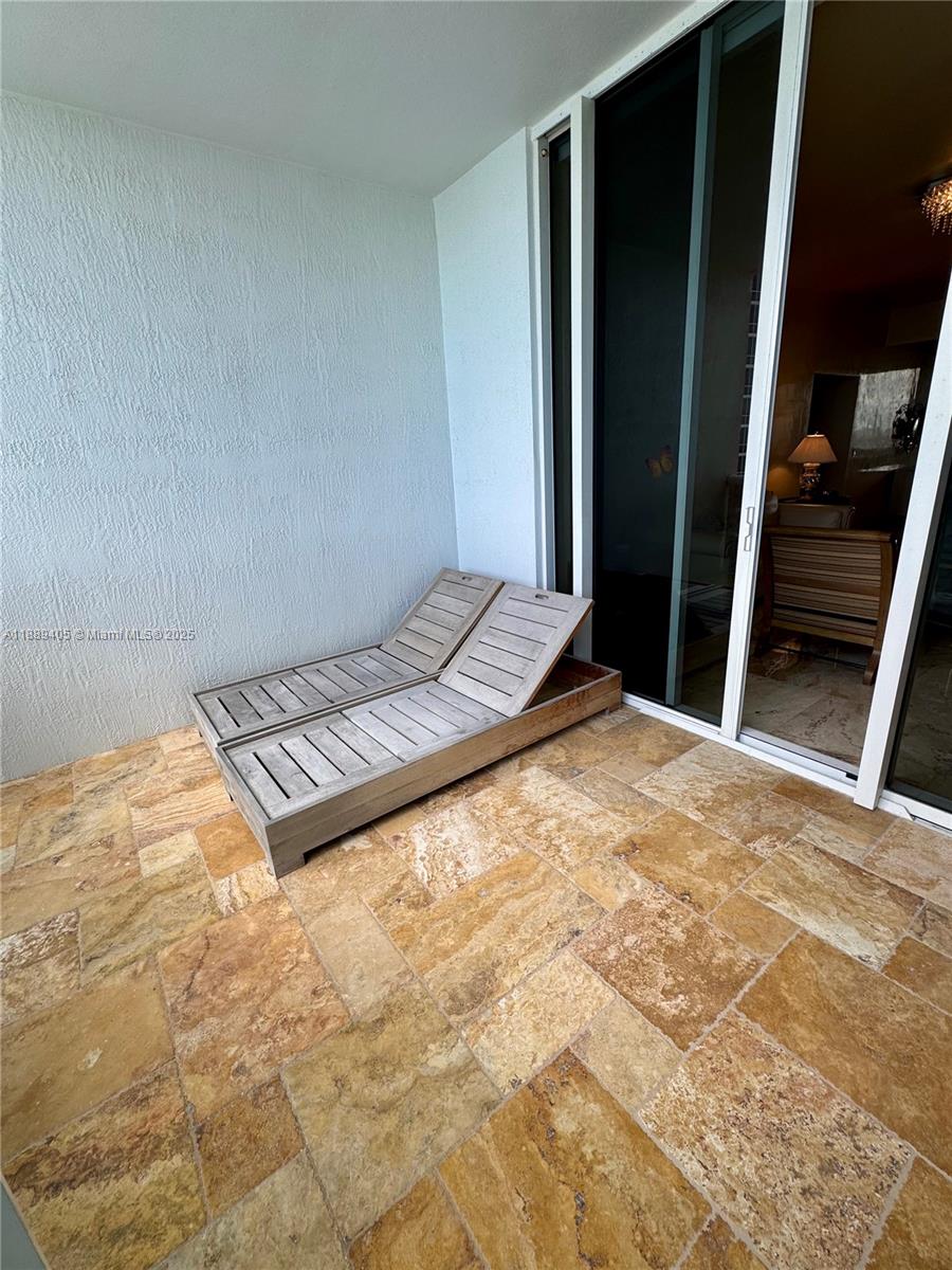 TDR TOWER I CONDO - Residential Lease