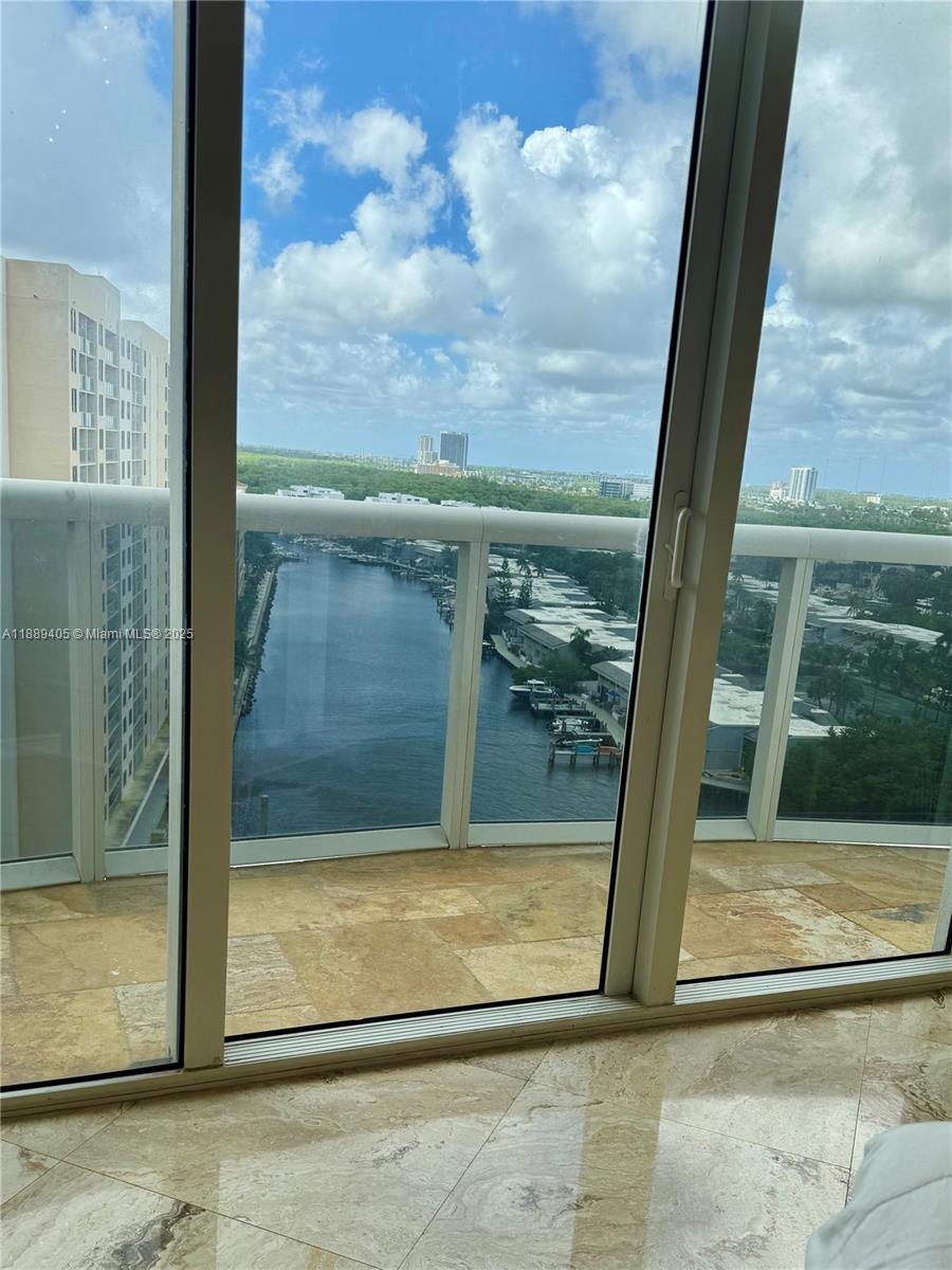 TDR TOWER I CONDO - Residential Lease