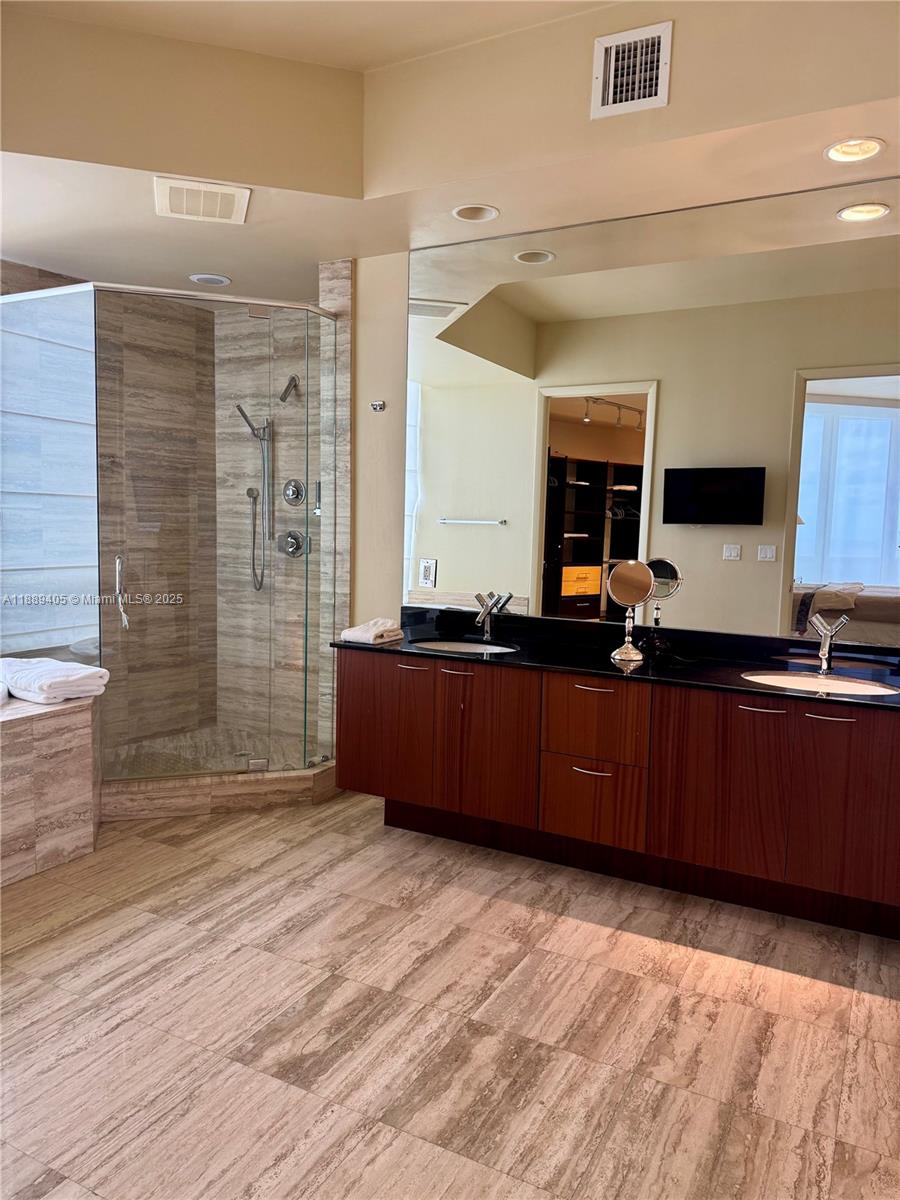 TDR TOWER I CONDO - Residential Lease