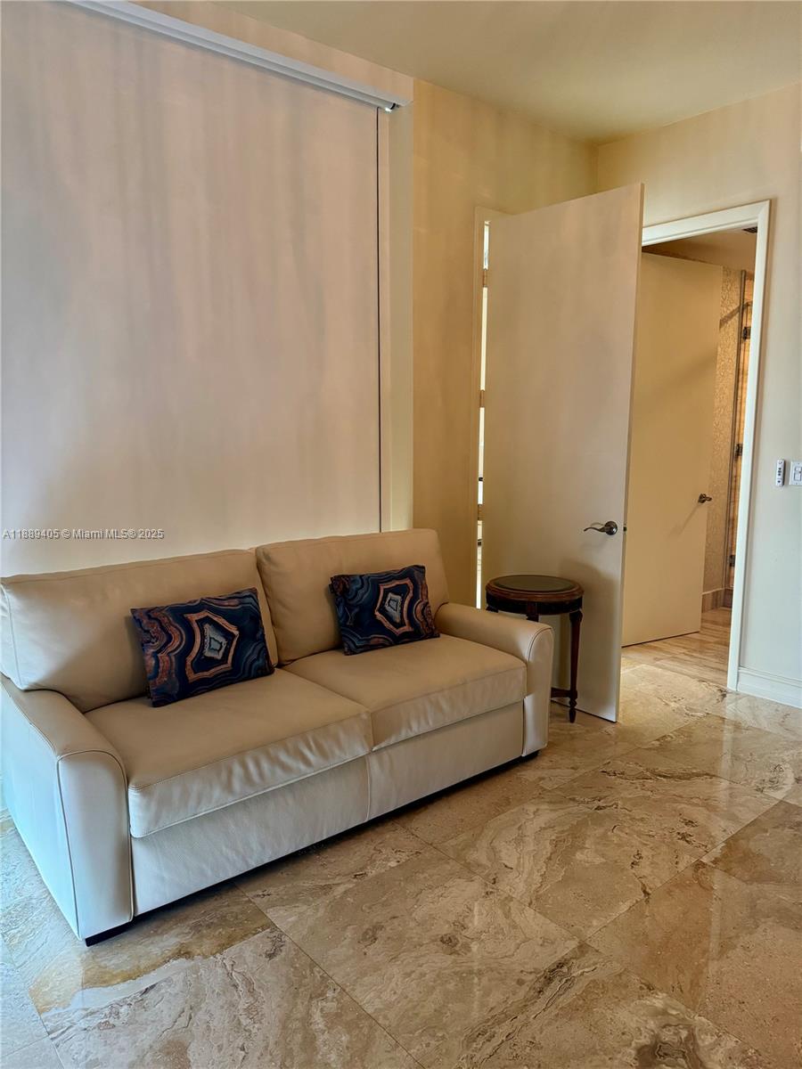 TDR TOWER I CONDO - Residential Lease