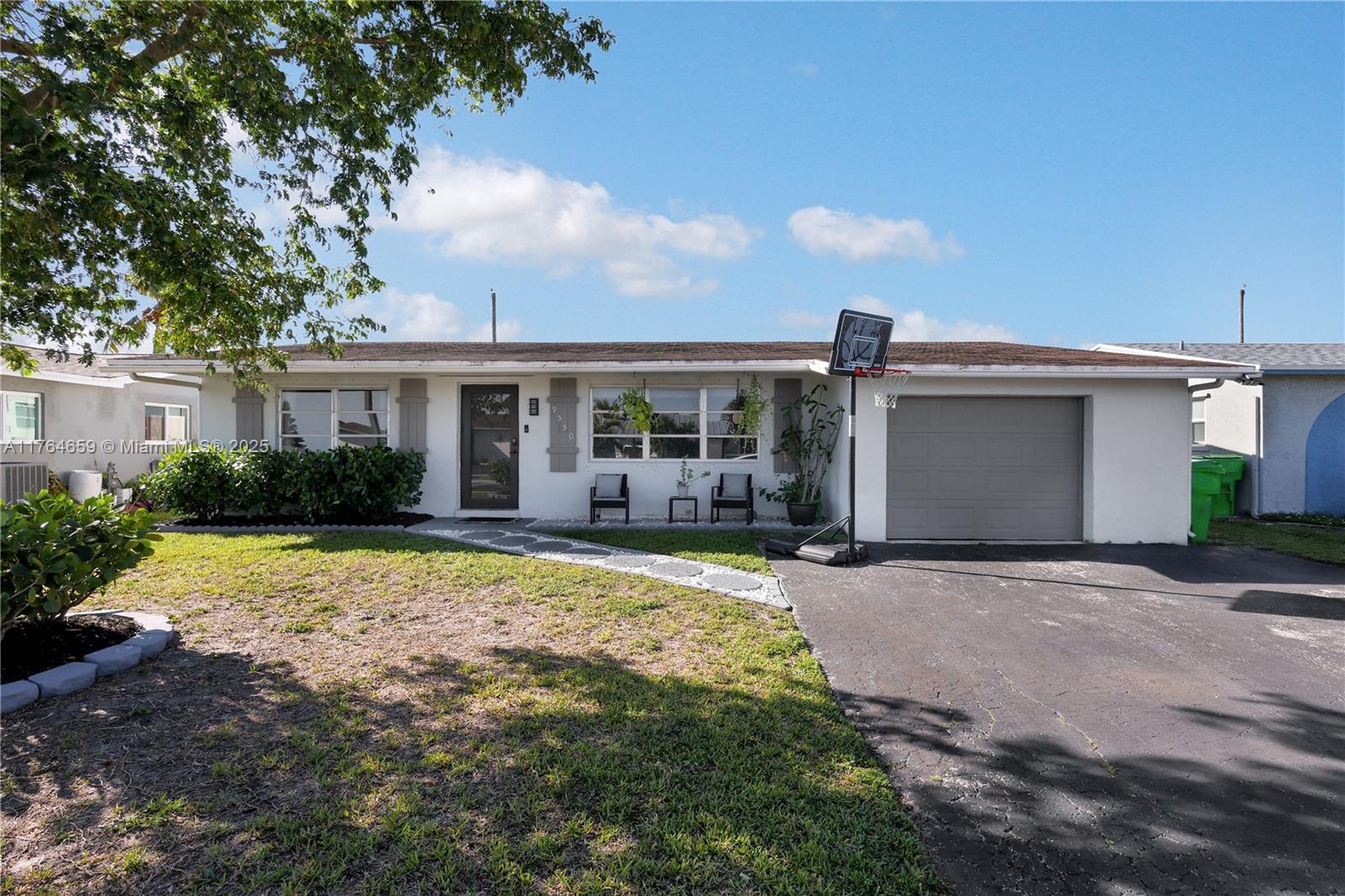 9550 Nw 26th Pl, Sunrise, Miami-Dade County, Florida - 3 Bedrooms  
2 Bathrooms - 