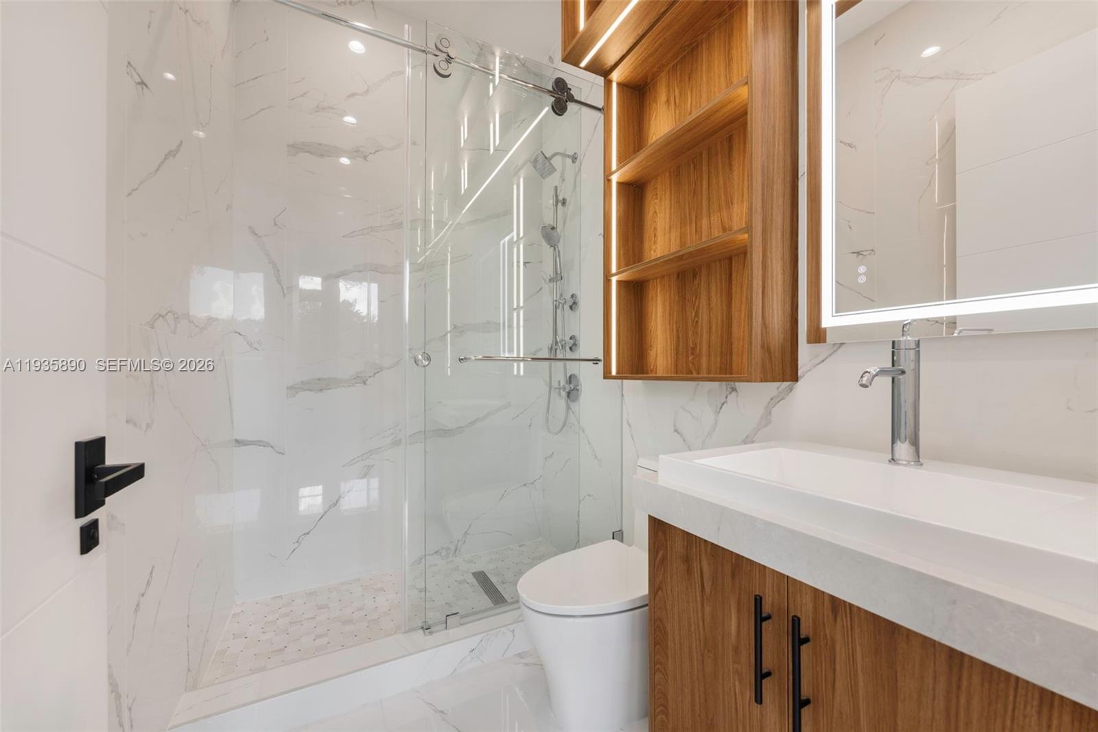 PINECREST VILLAS - Residential