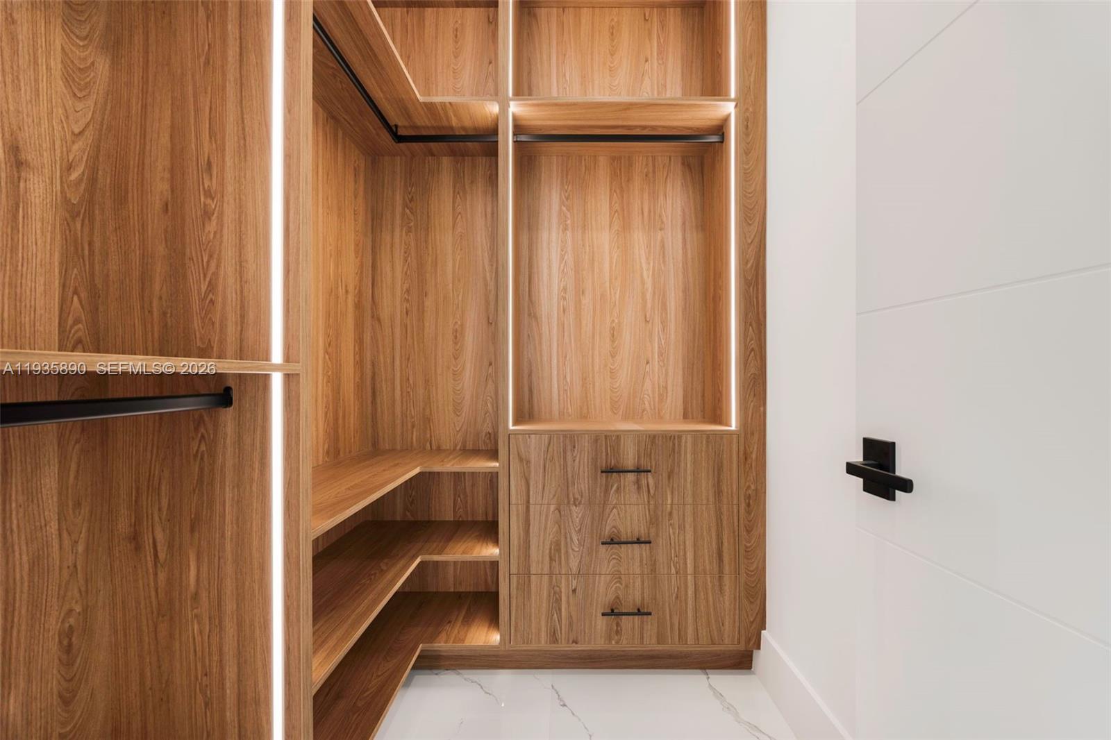 PINECREST VILLAS - Residential