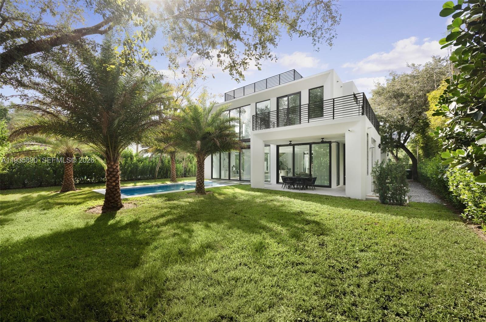 PINECREST VILLAS - Residential