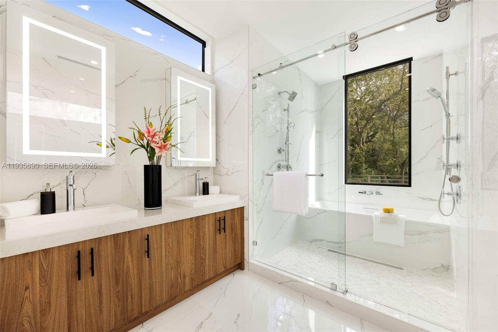 PINECREST VILLAS - Residential