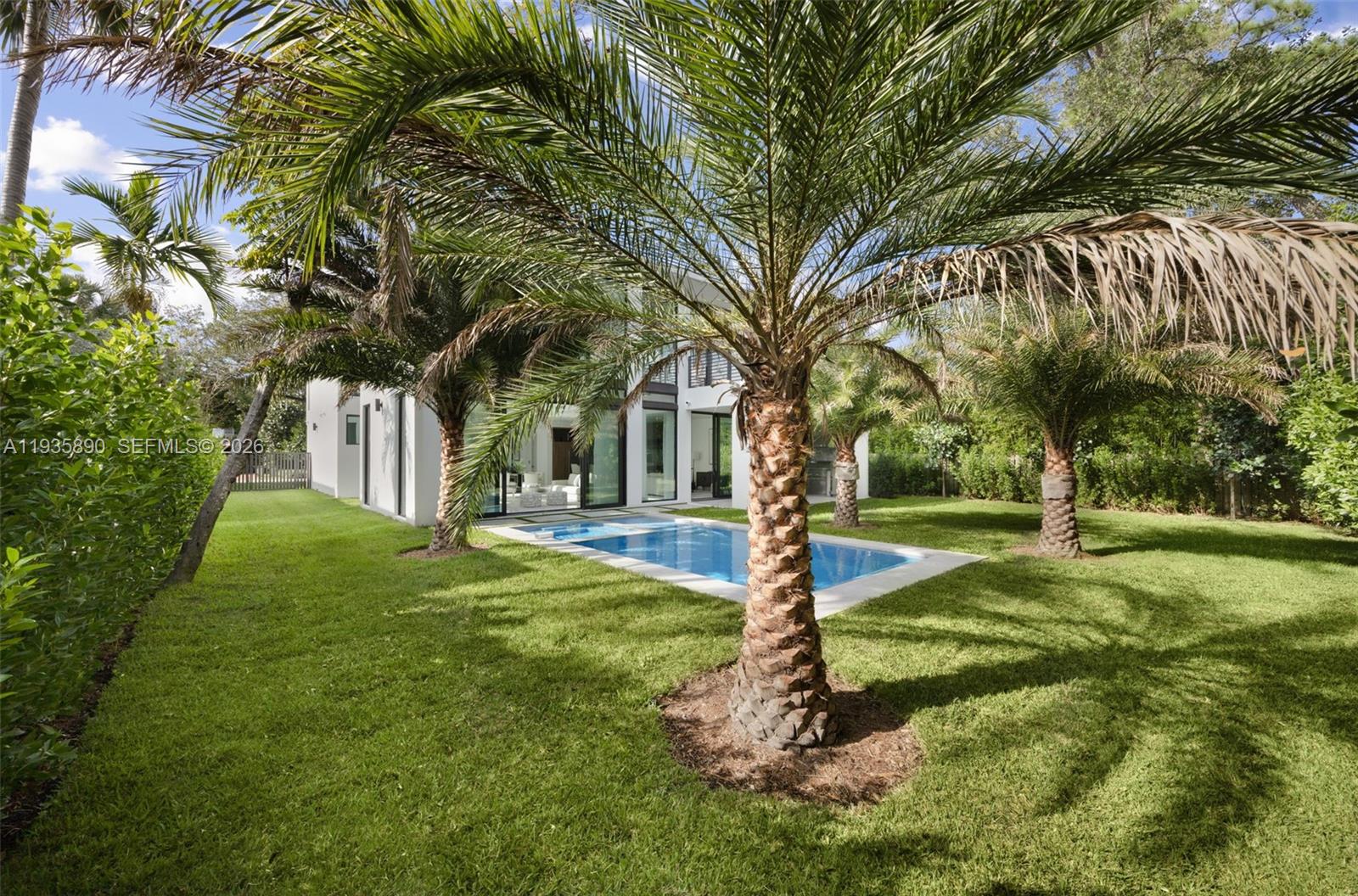 PINECREST VILLAS - Residential