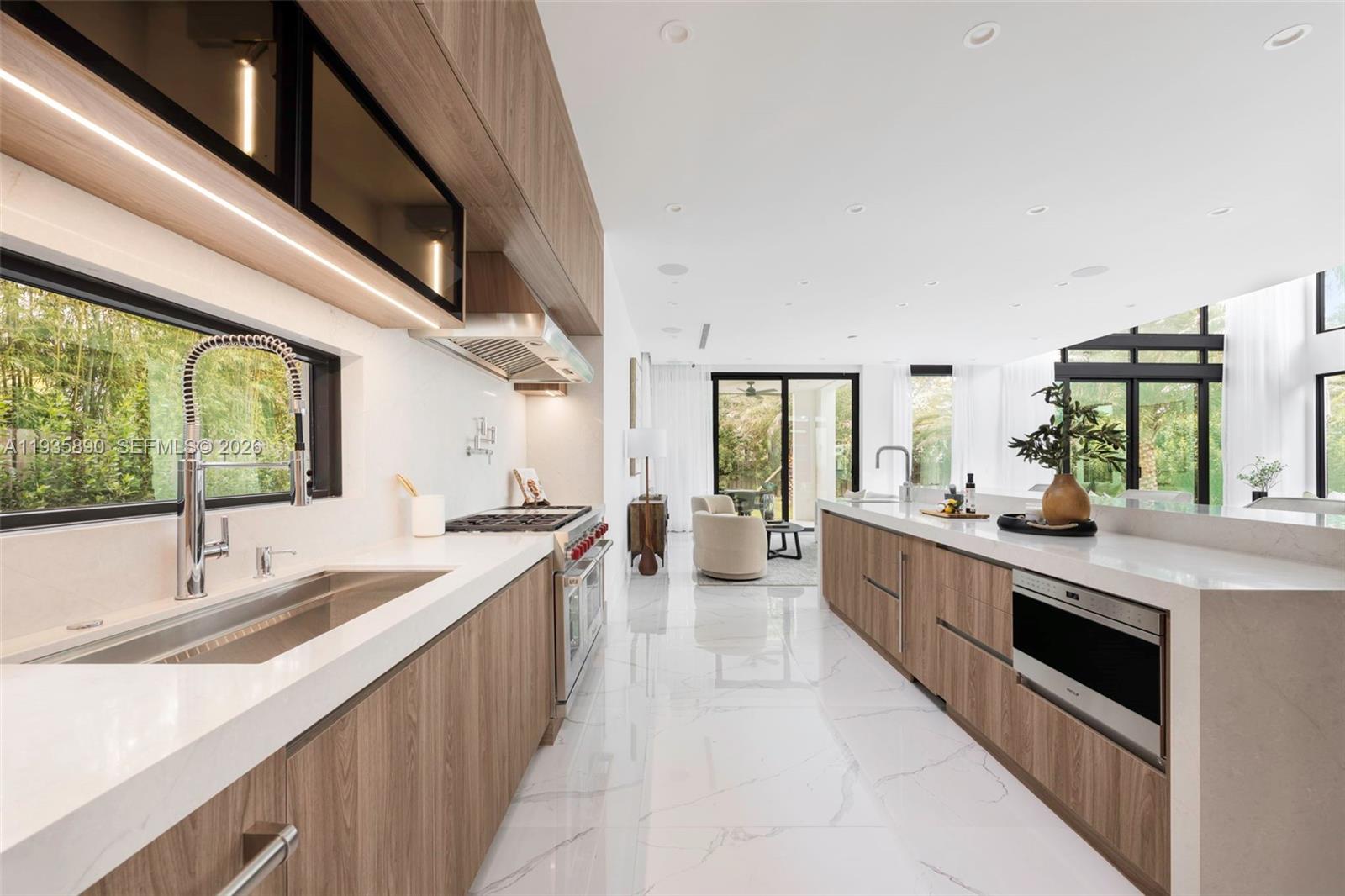 PINECREST VILLAS - Residential