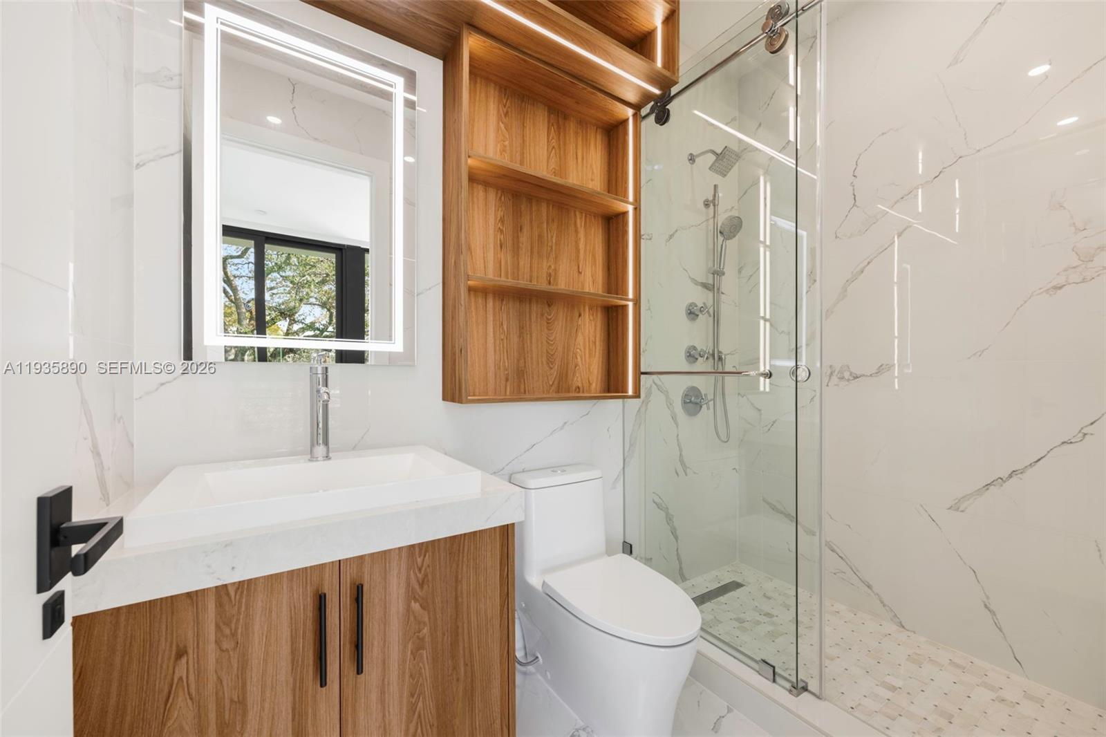 PINECREST VILLAS - Residential