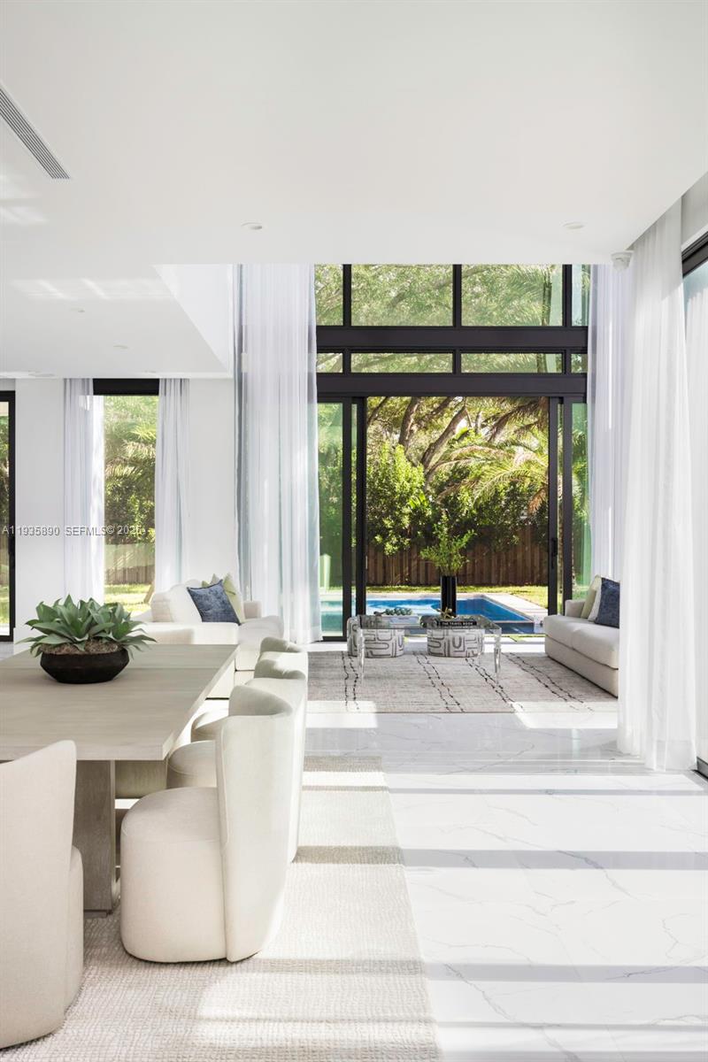 PINECREST VILLAS - Residential