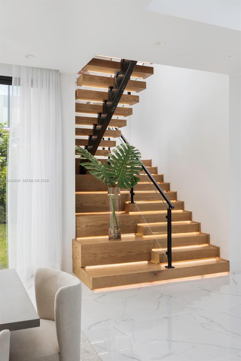 PINECREST VILLAS - Residential