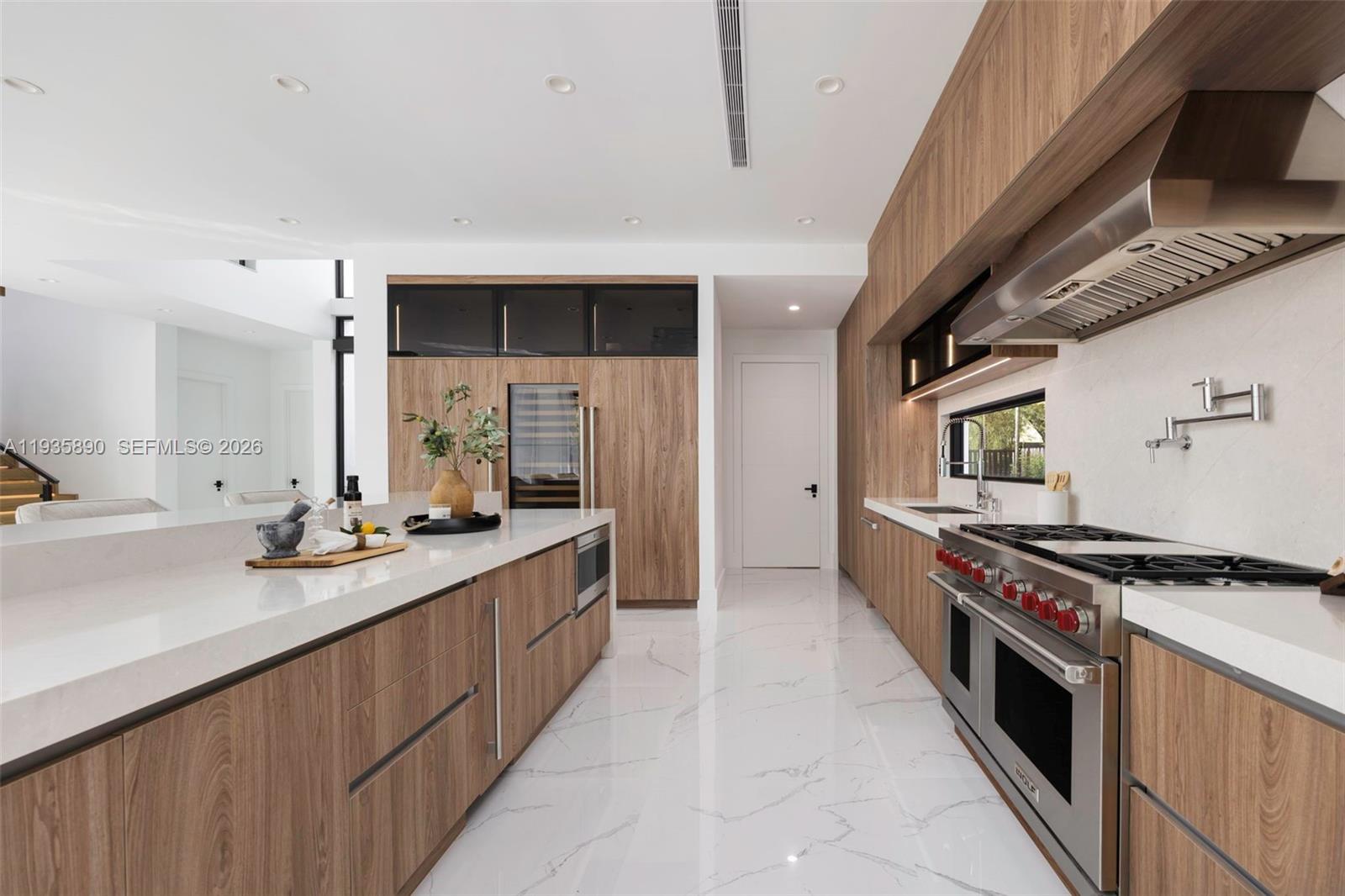 PINECREST VILLAS - Residential