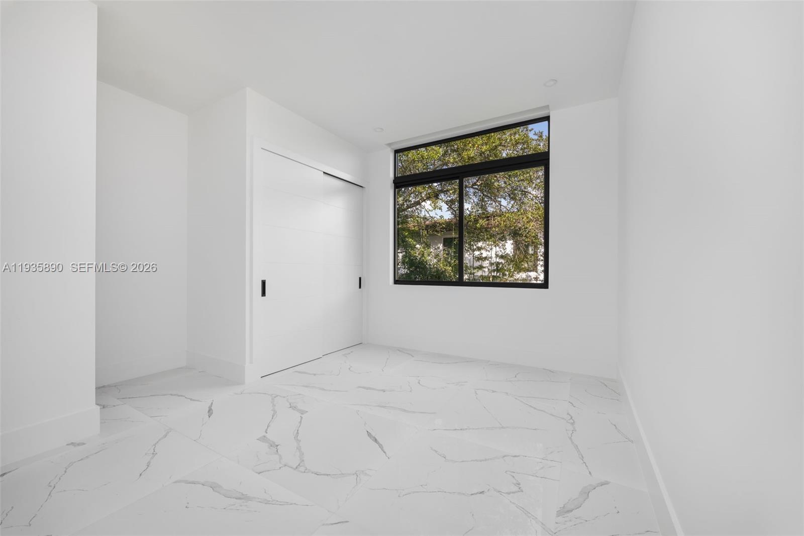 PINECREST VILLAS - Residential