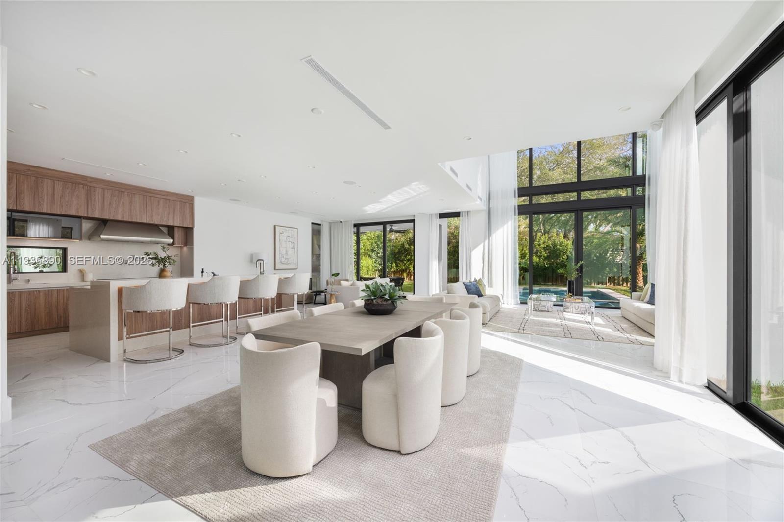 PINECREST VILLAS - Residential