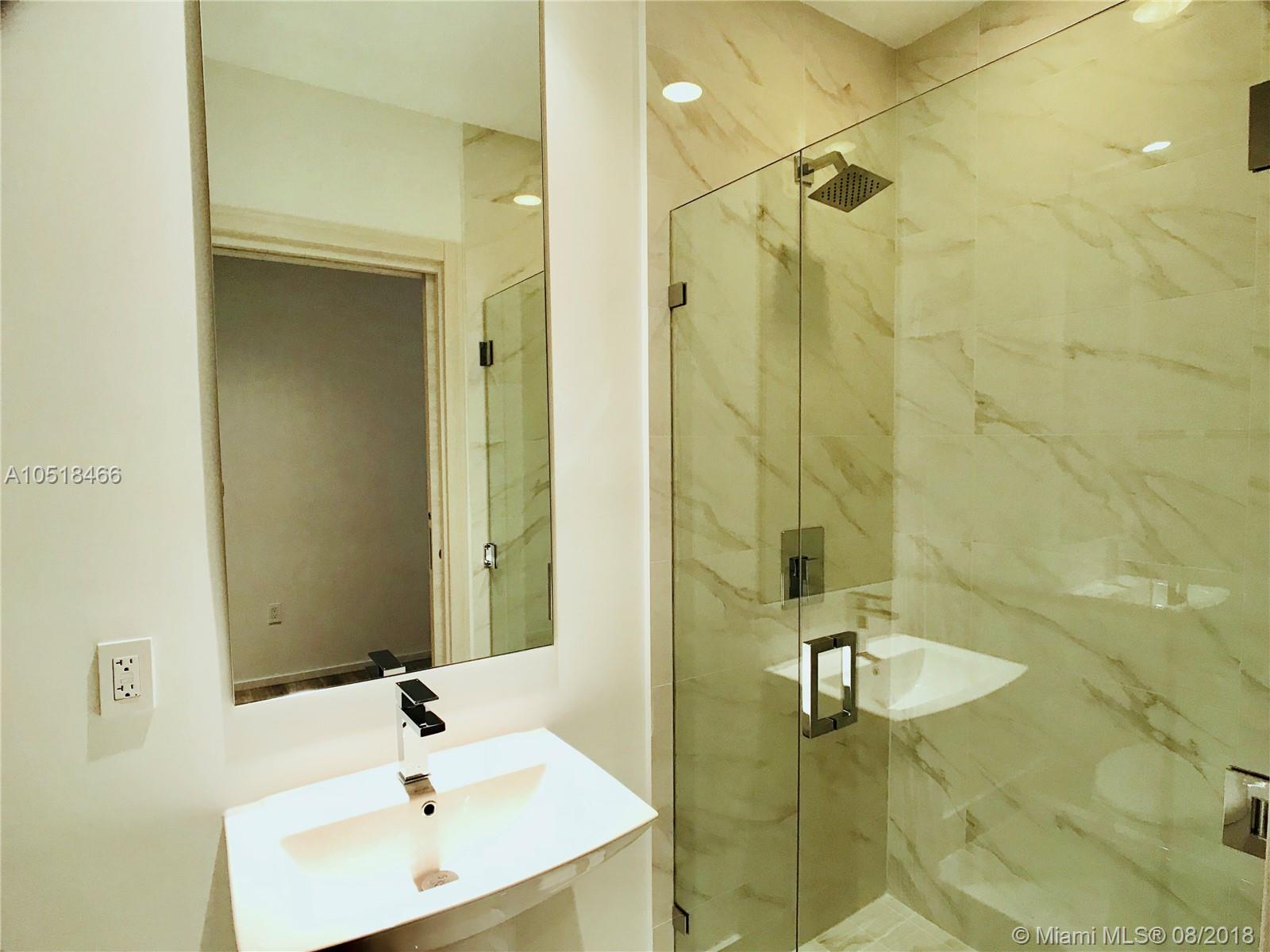 SLS LUX - Residential Lease