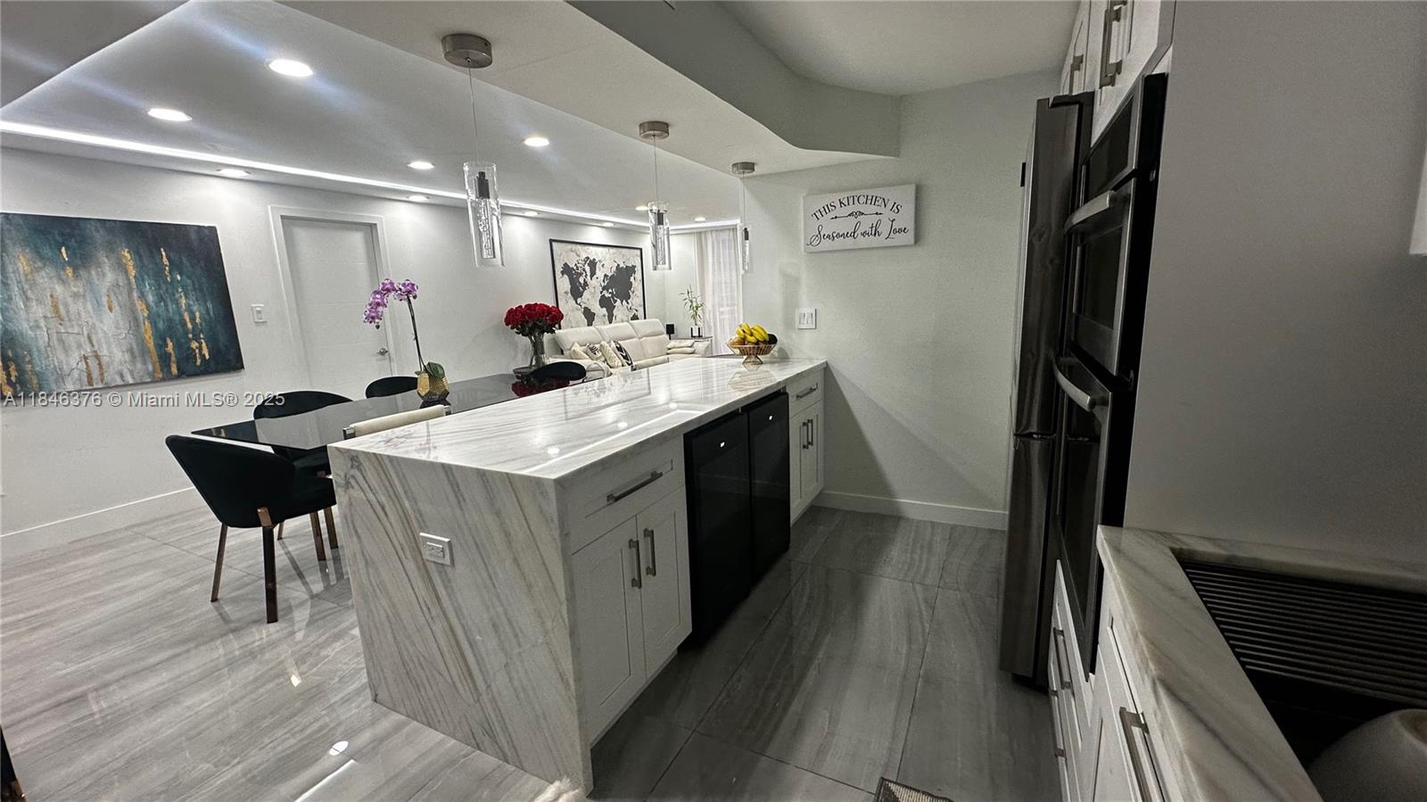 18041 Biscayne Blvd 702