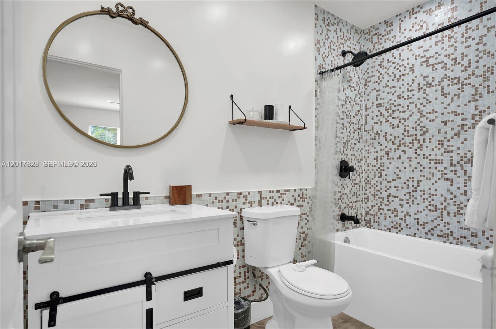HOLLYWOOD LAKES SECTION - Residential
