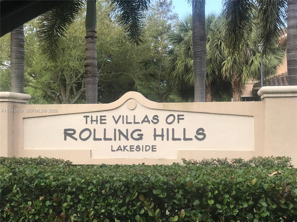 Photo of 3338 Lakeside Dr #50, Davie, FL 33328 (MLS # A11949469)