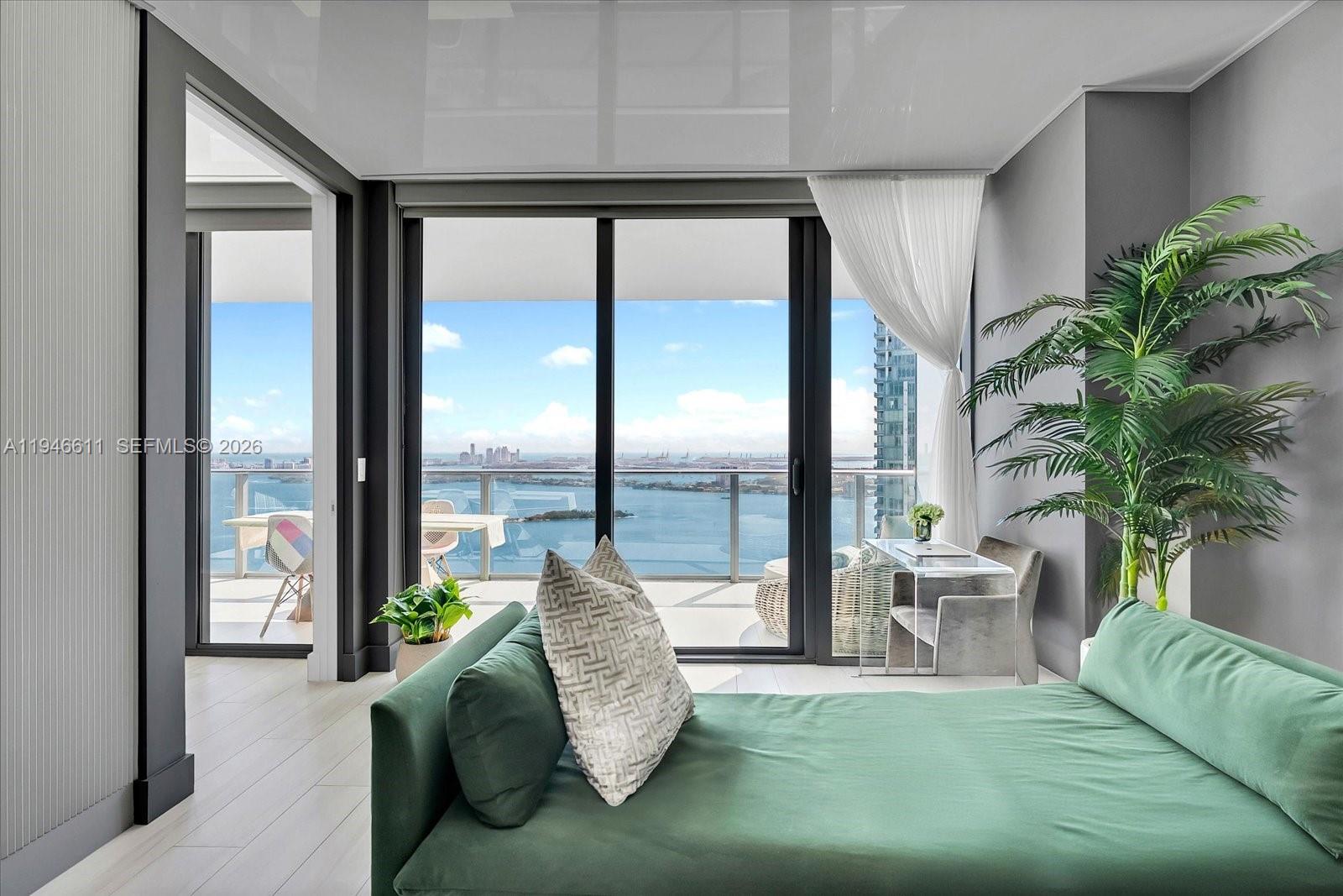 PARAISO BAY CONDO - Residential