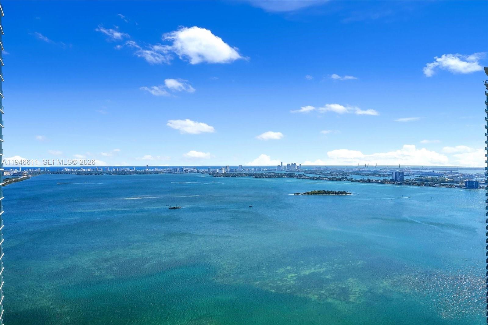 PARAISO BAY CONDO - Residential