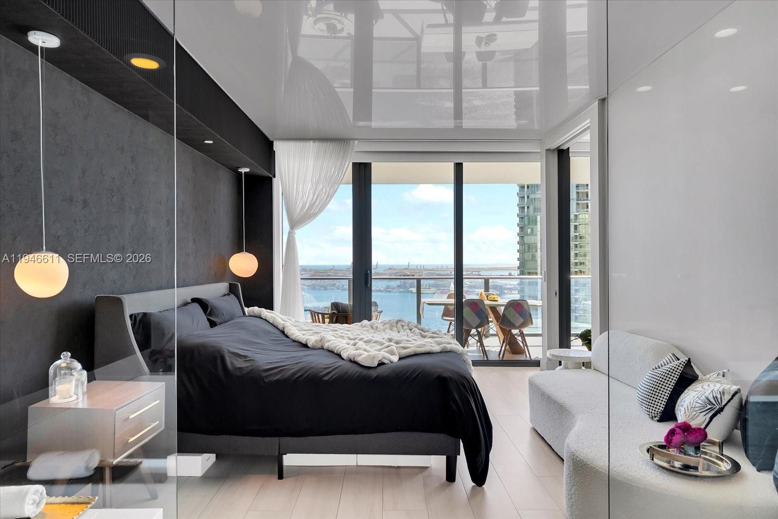 PARAISO BAY CONDO - Residential