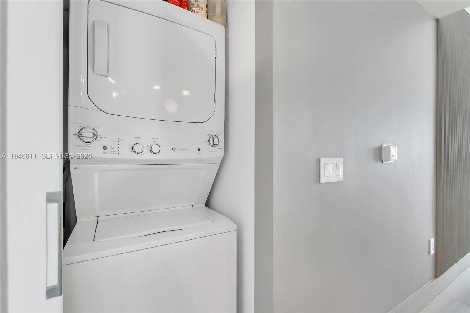 PARAISO BAY CONDO - Residential